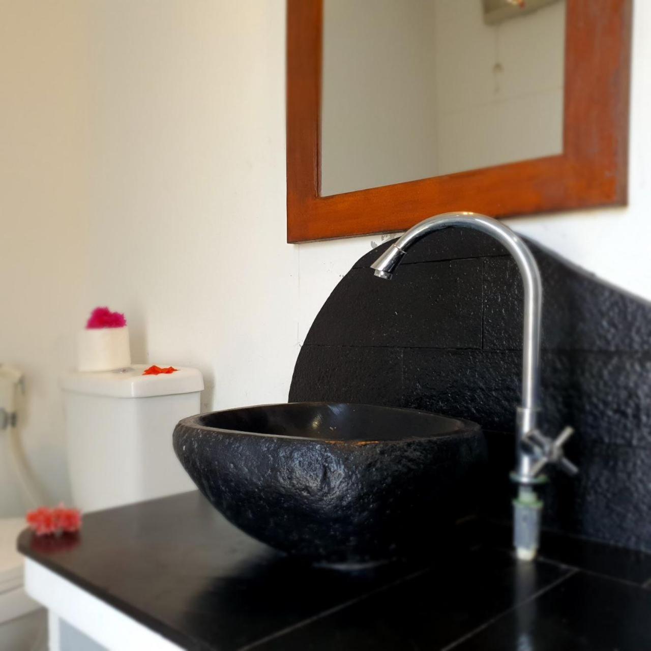 Standard Double Room - Photo 17