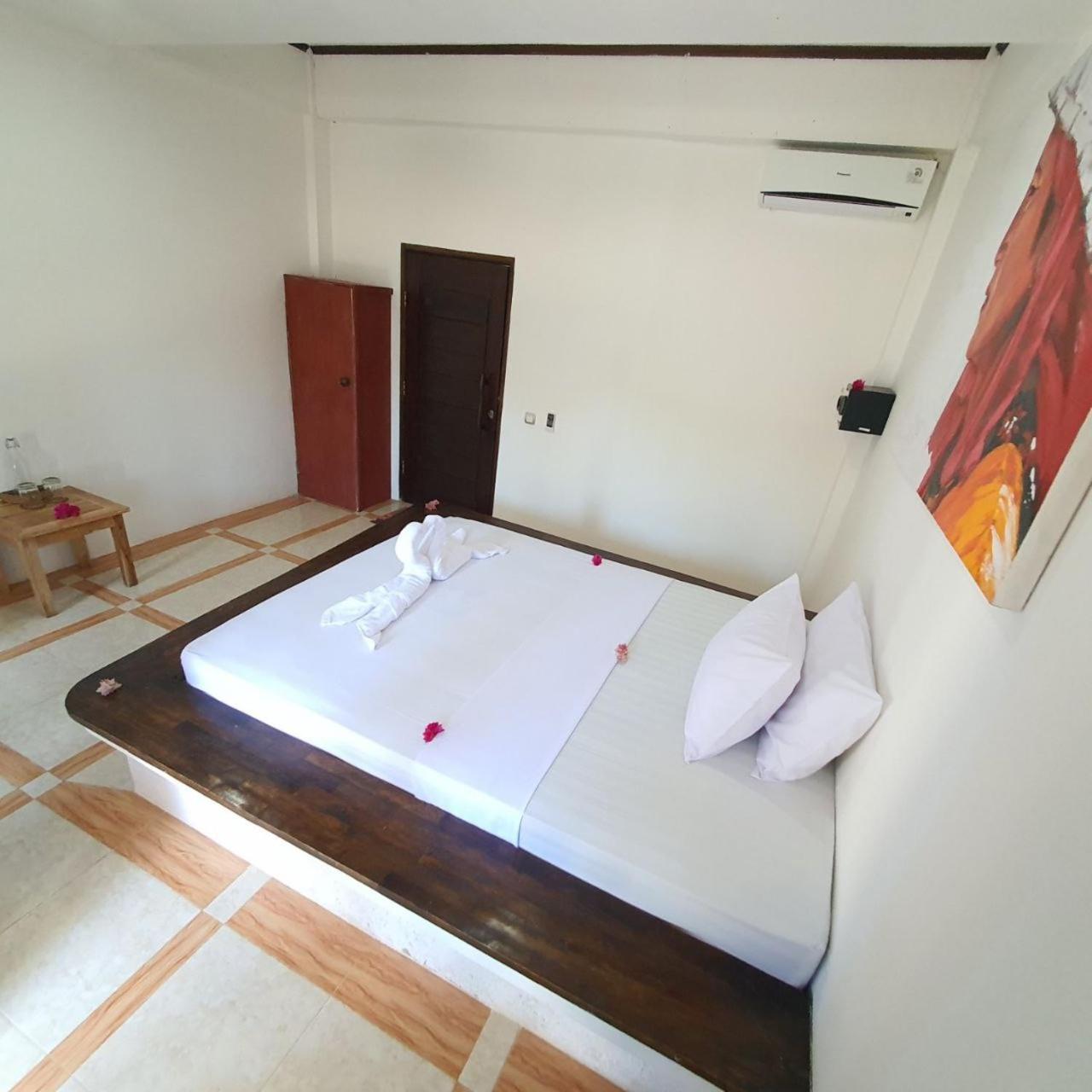 Standard Double Room - Photo 16