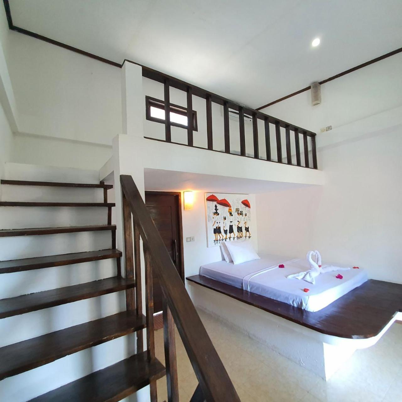 Family Room - Photo 8