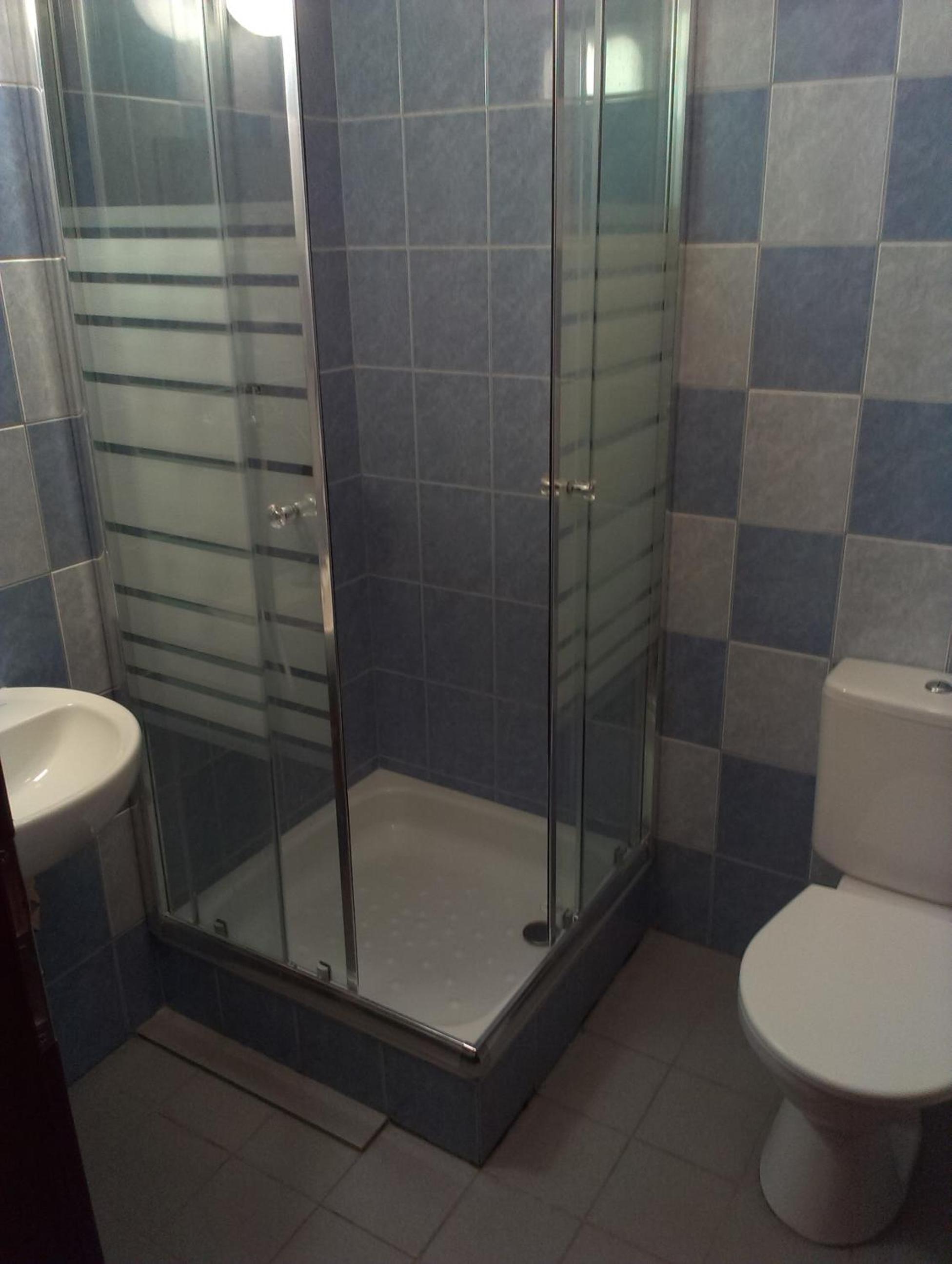 Twin Room with Private Bathroom photo 2