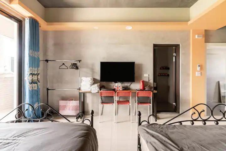 Family Room - Photo 2