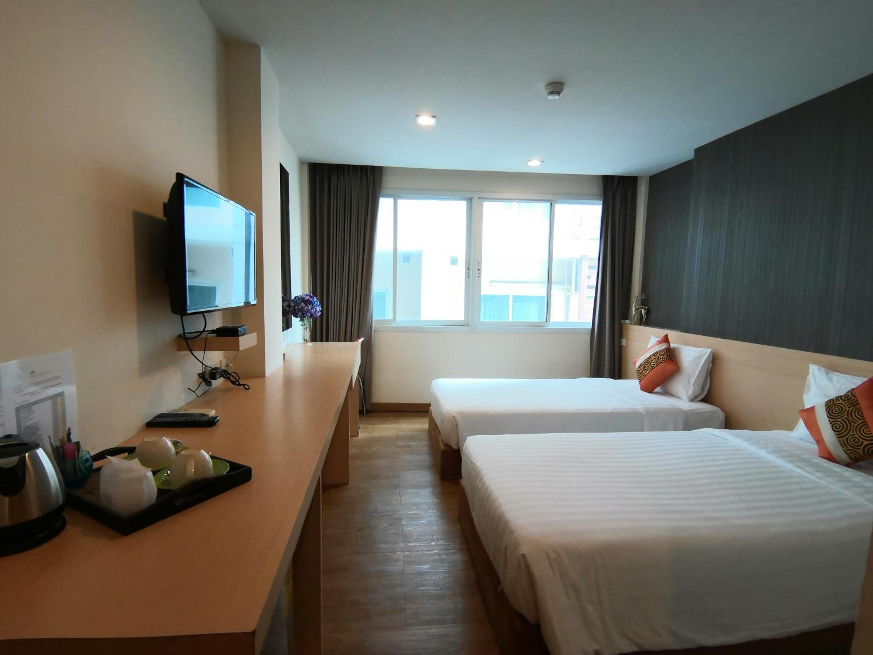 Superior Twin Room with City View photo 1