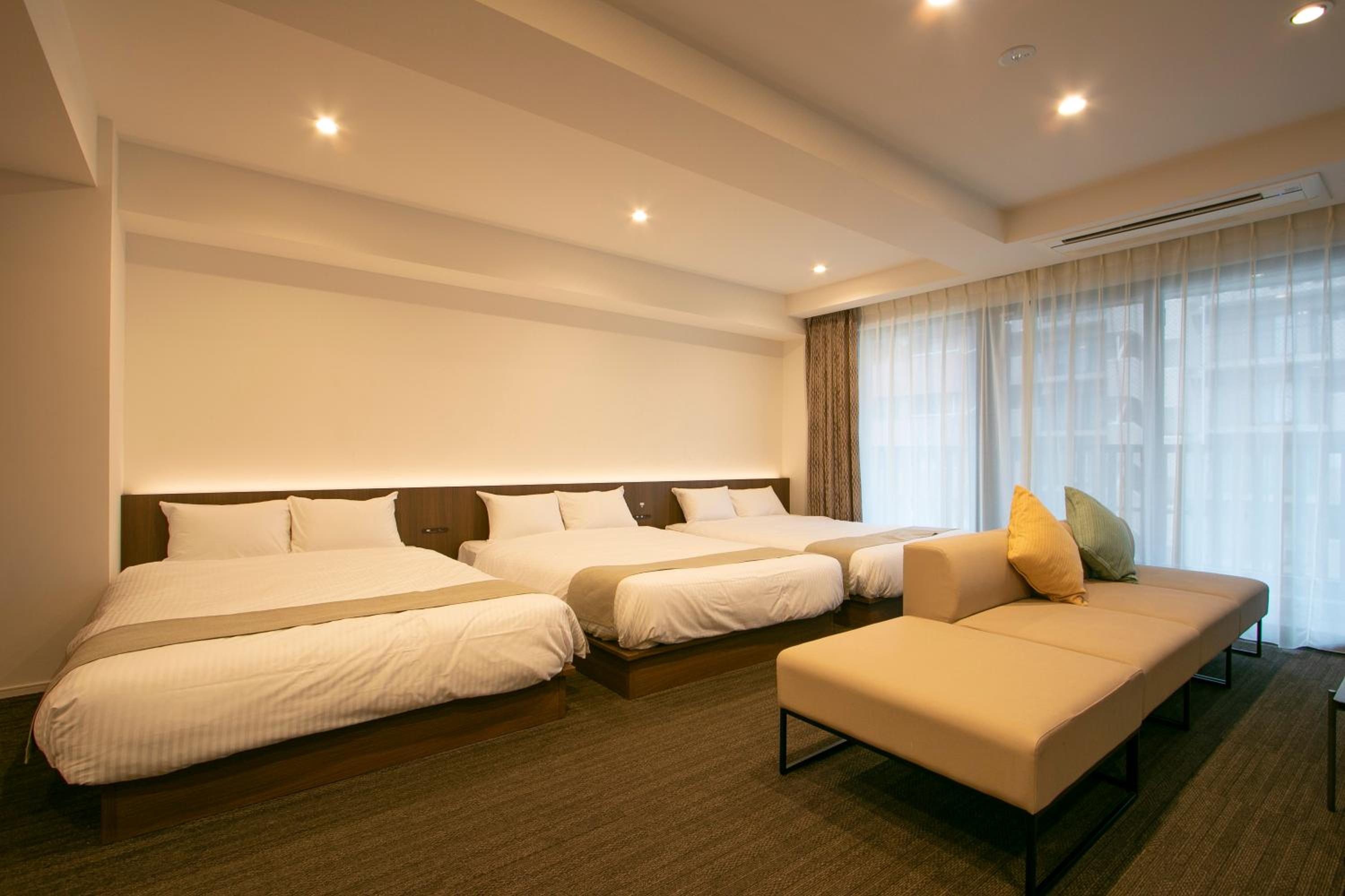 Superior Family Room photo 2