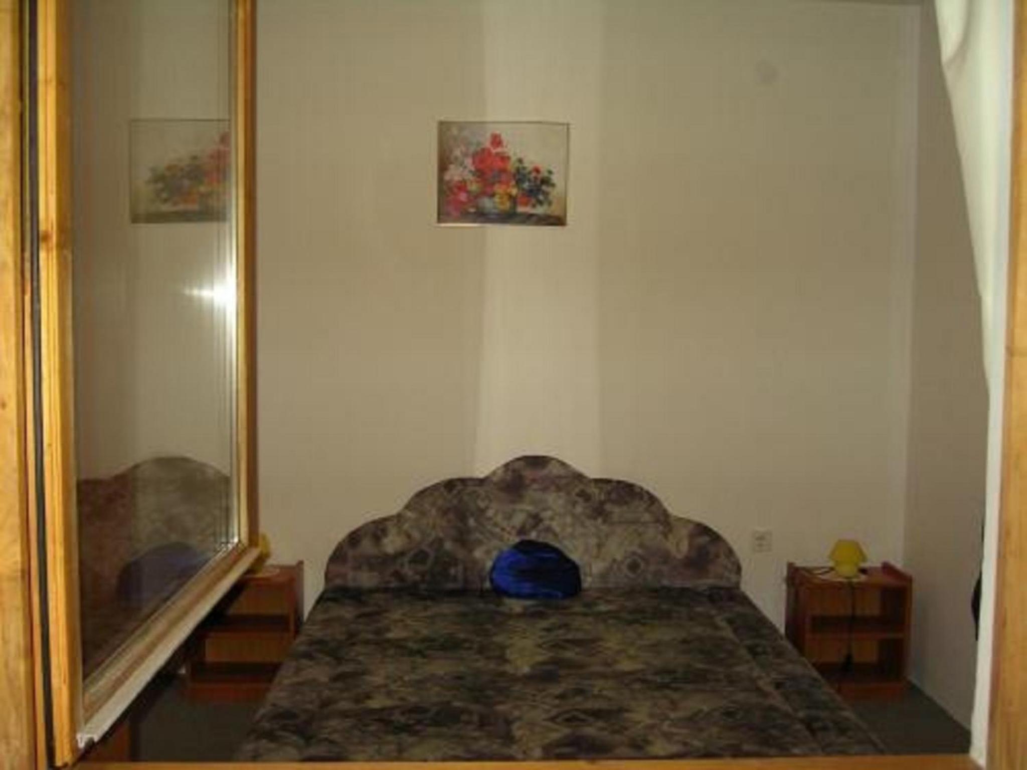 Seven-Bedroom House photo 1