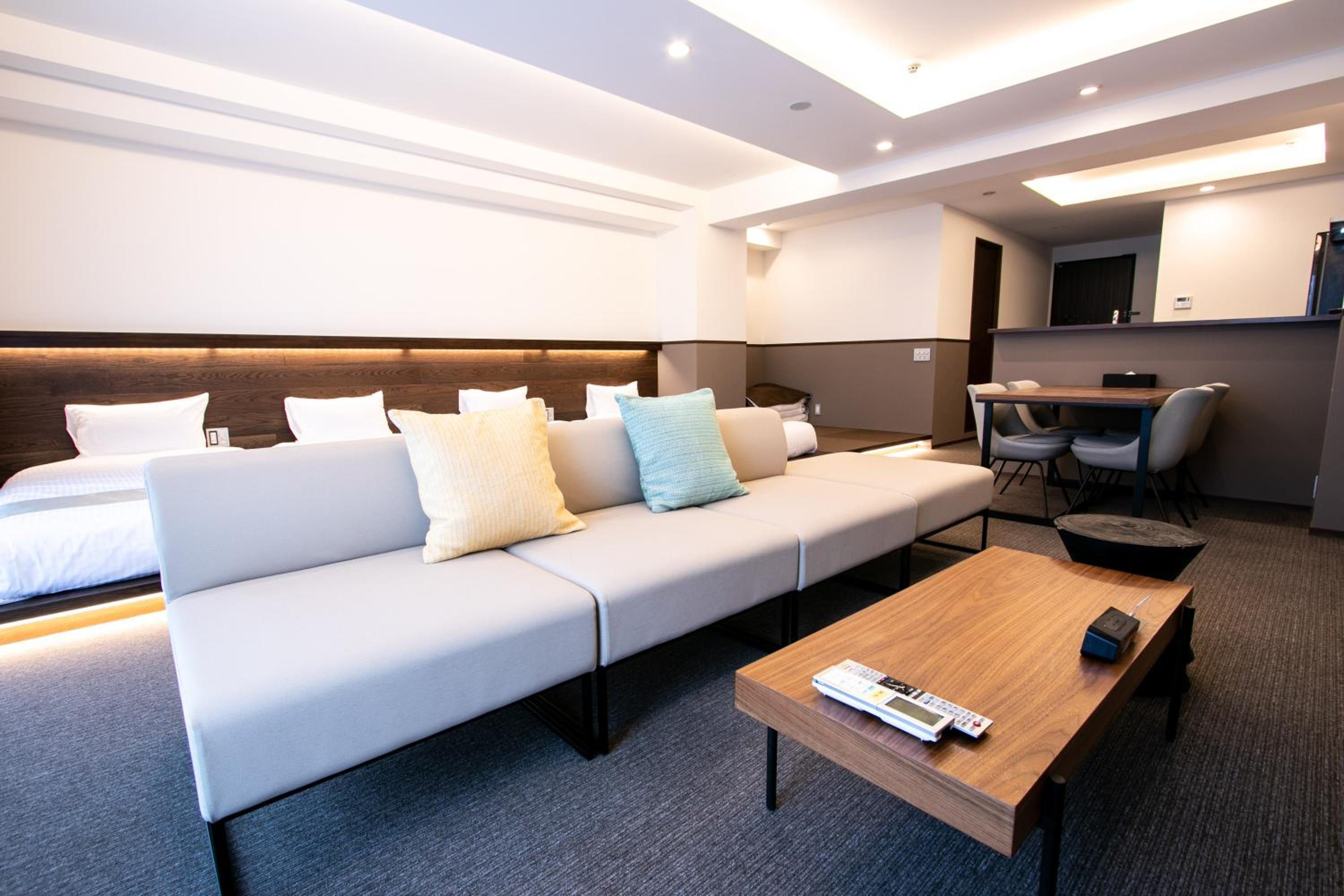 Deluxe Family Suite photo 3