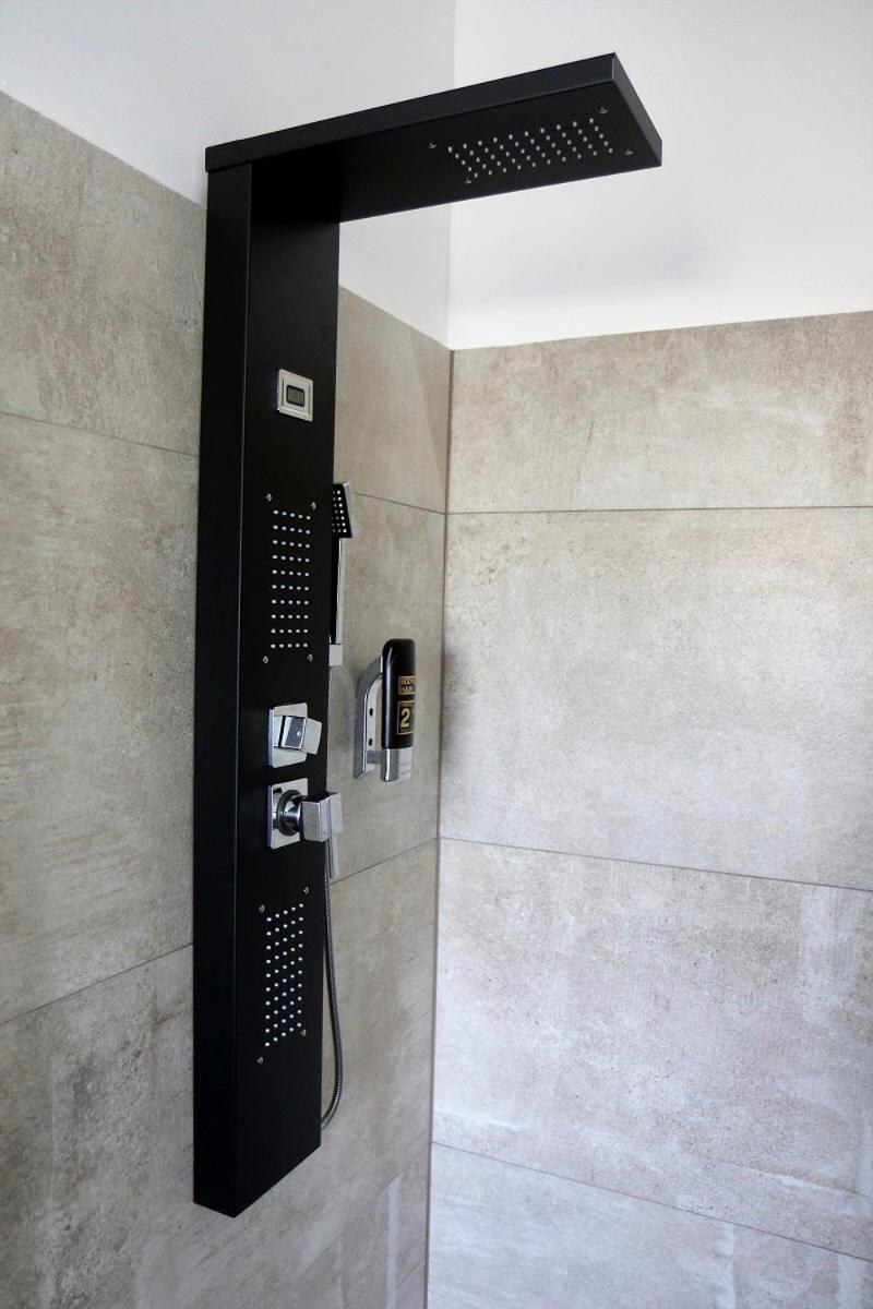 Twin Room with Private Bathroom photo 2