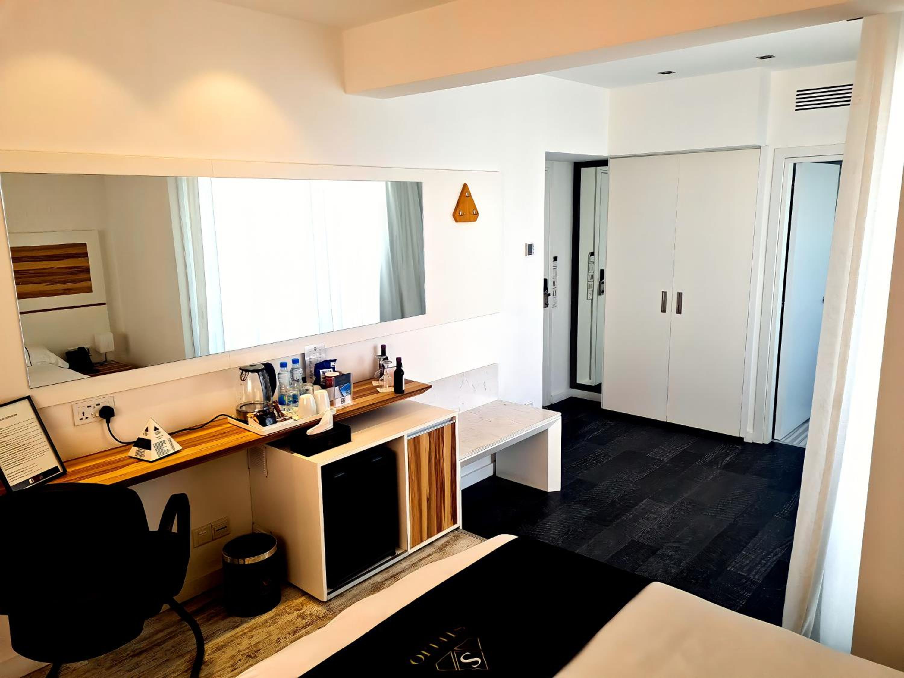 Twin Room with Balcony photo 3