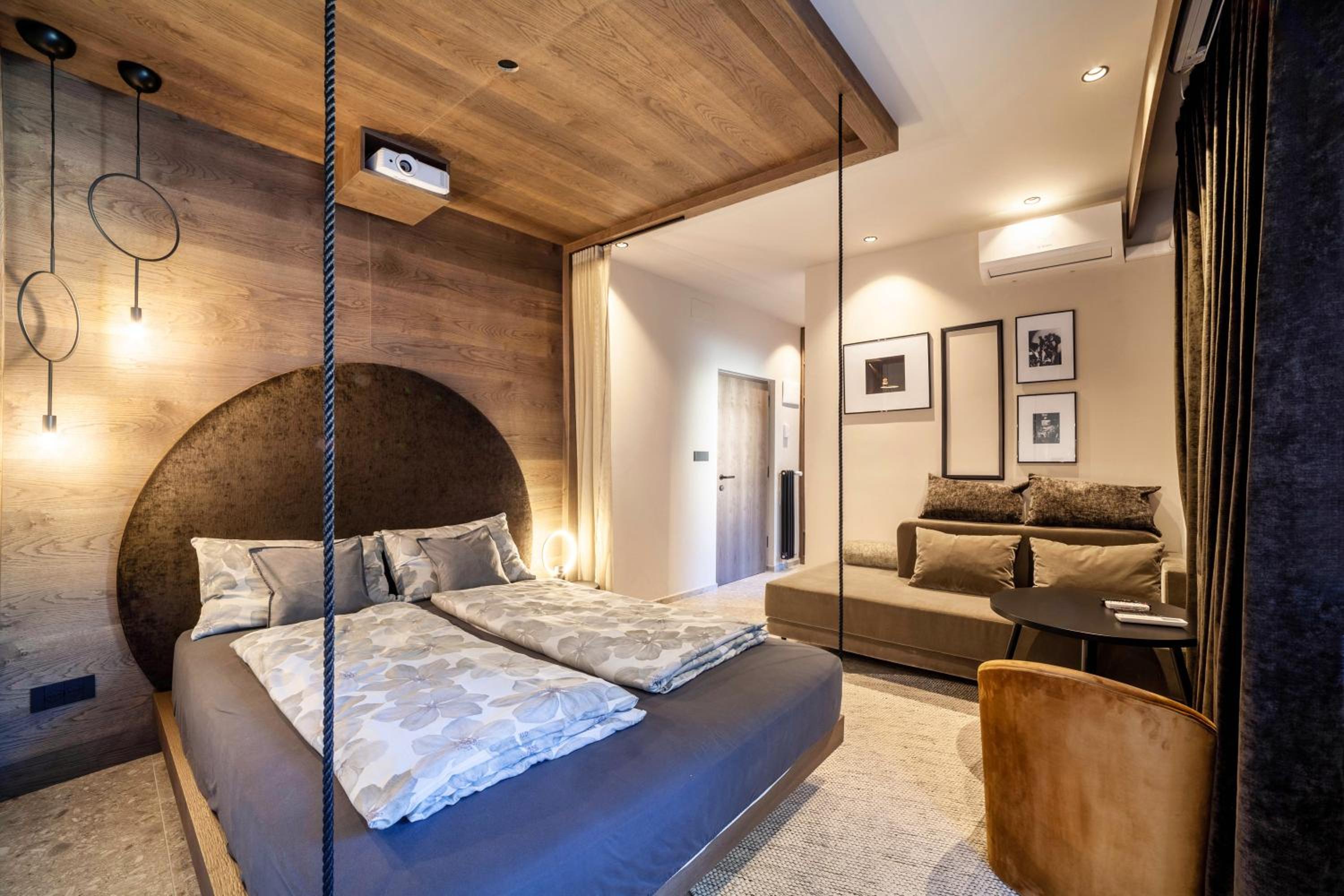 Superior One-Bedroom Apartment with Balcony