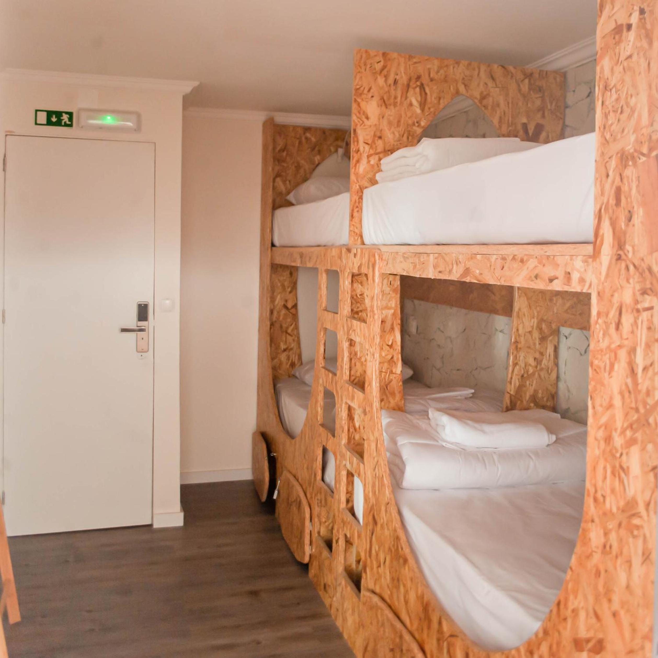 Bed in 4-Bed Mixed Dormitory Room photo 1
