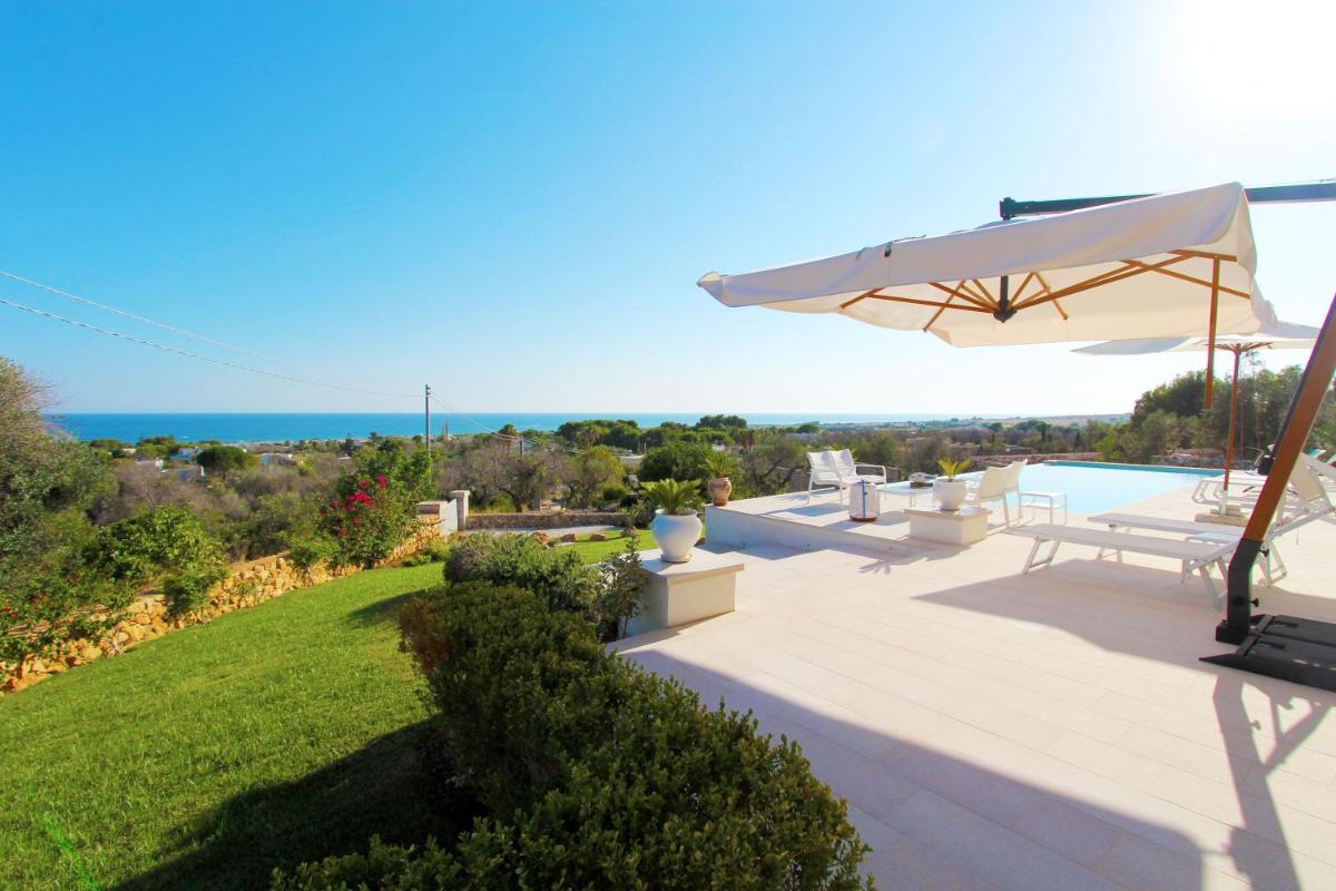Three-Bedroom Villa photo 1