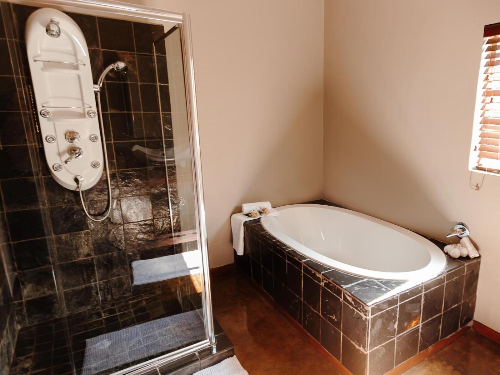 Deluxe Queen Room - Photo 6