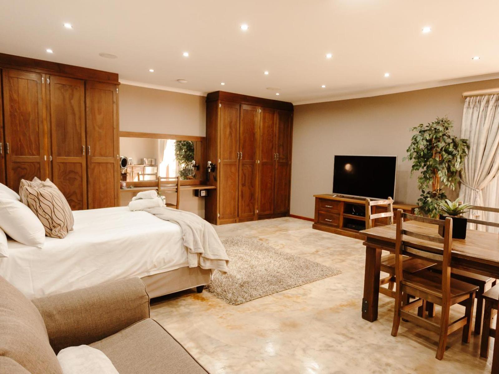 Luxury Suite - Photo 3