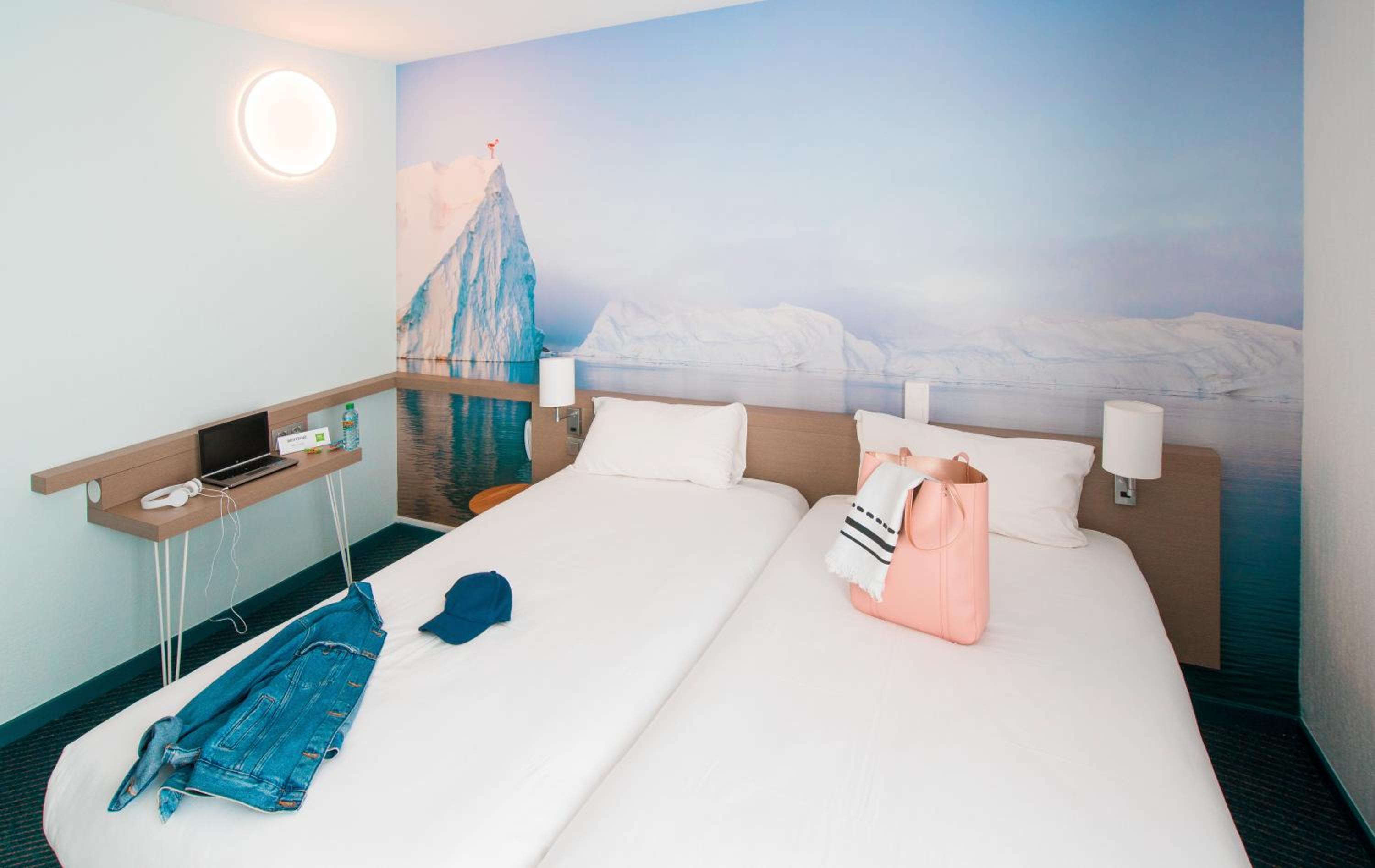 Standard Twin Room - Photo 3