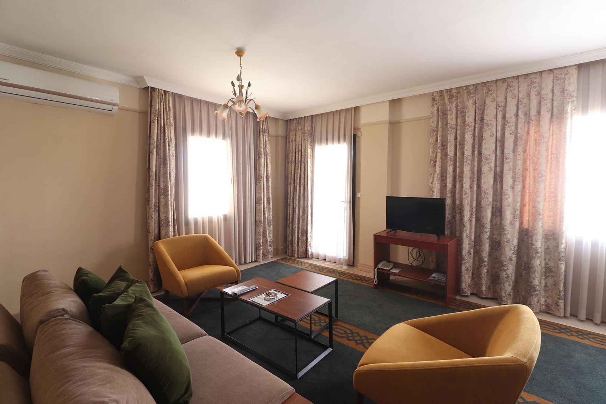 Deluxe Apart - Photo 2