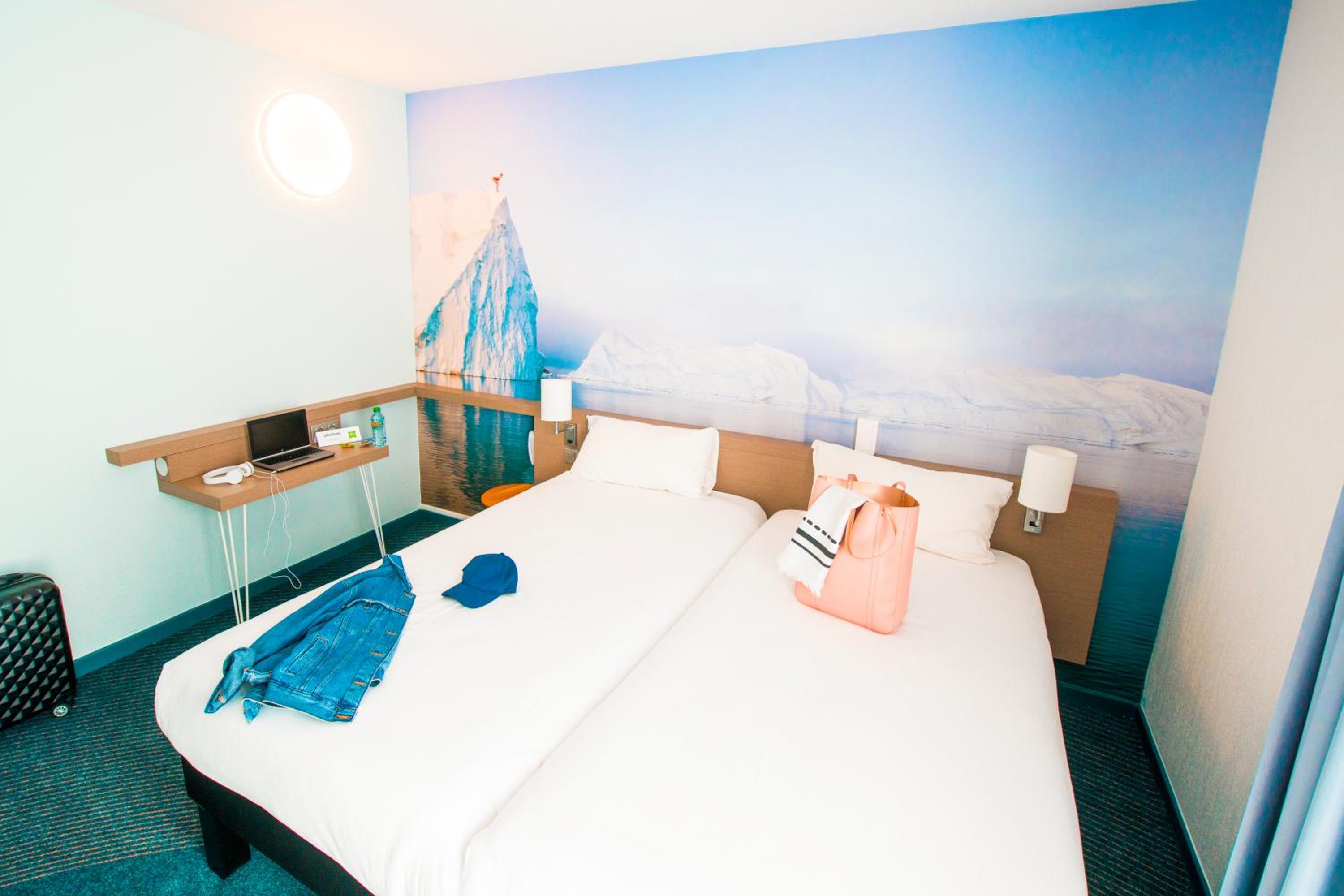 Standard Twin Room - Photo 2