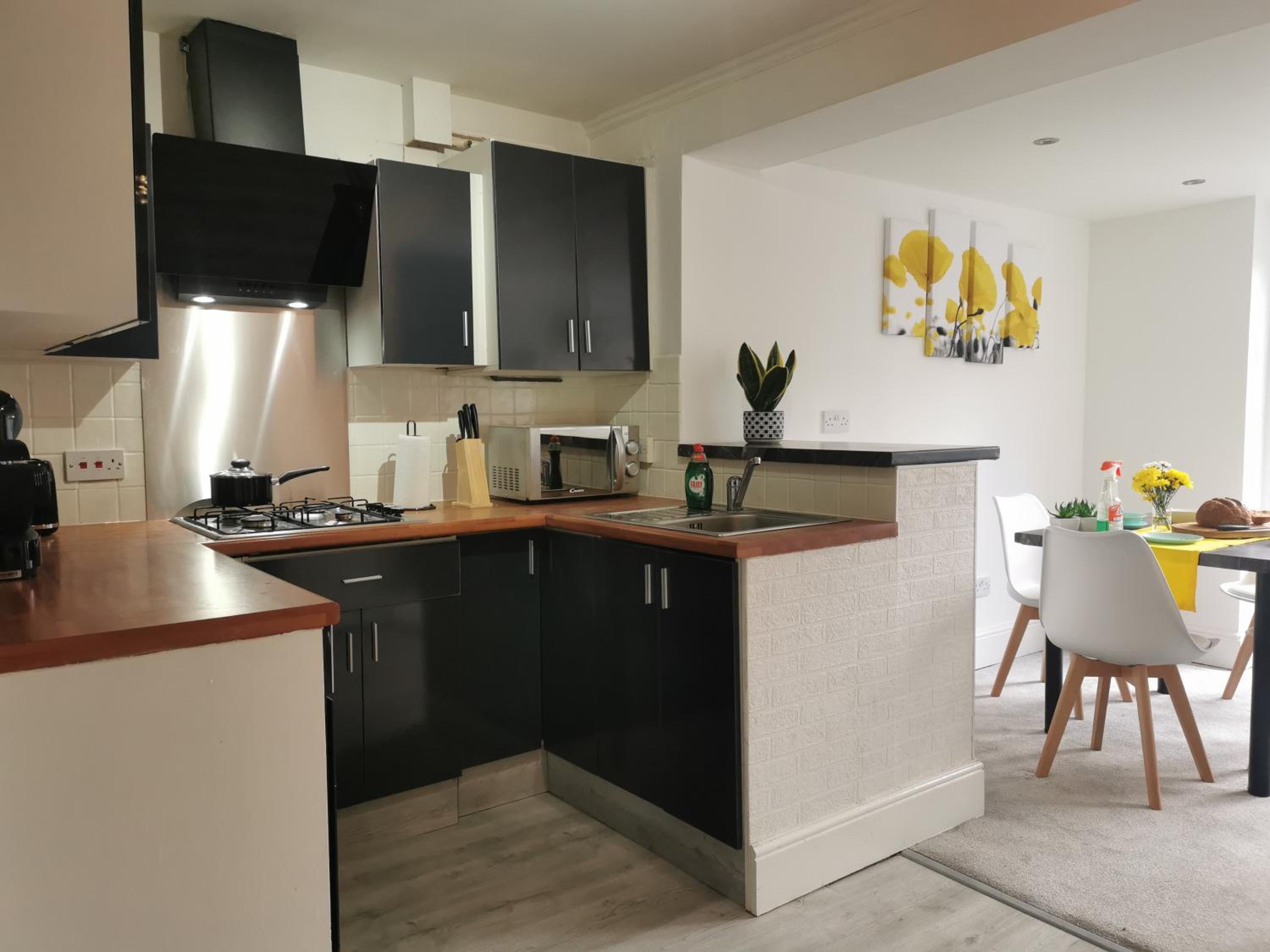 Two-Bedroom House - Photo 14