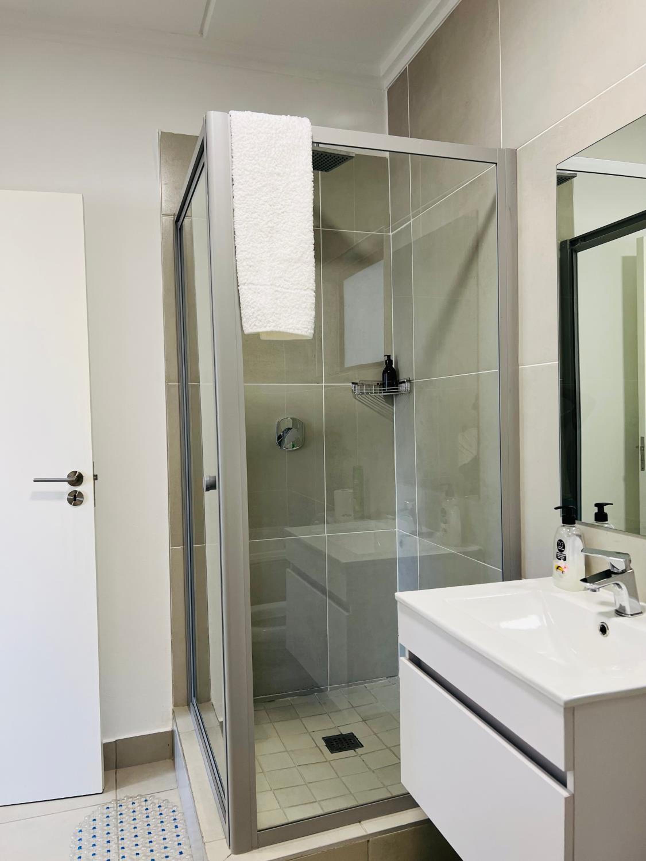 One-Bedroom Apartment - Photo 13