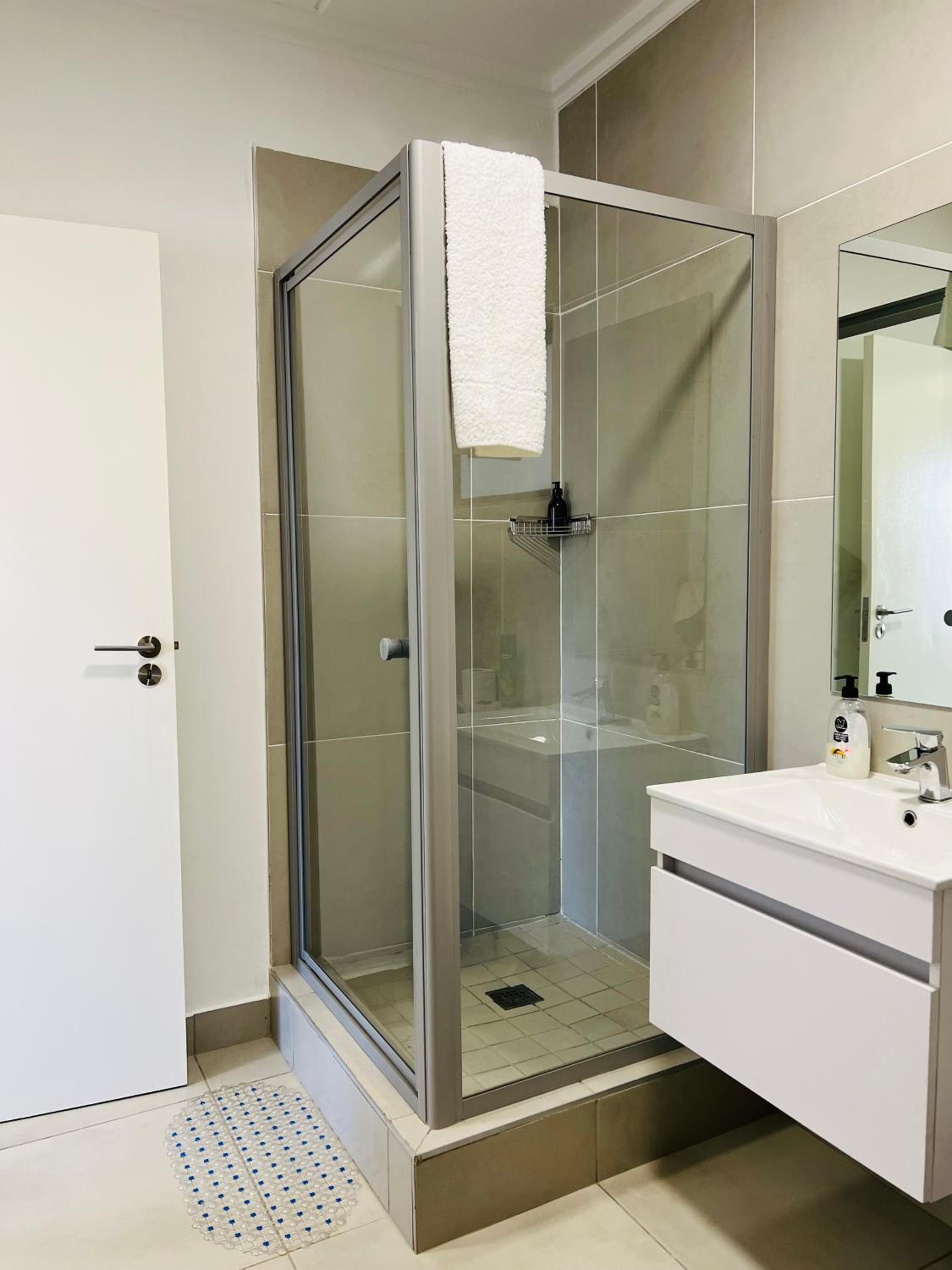 One-Bedroom Apartment - Photo 14