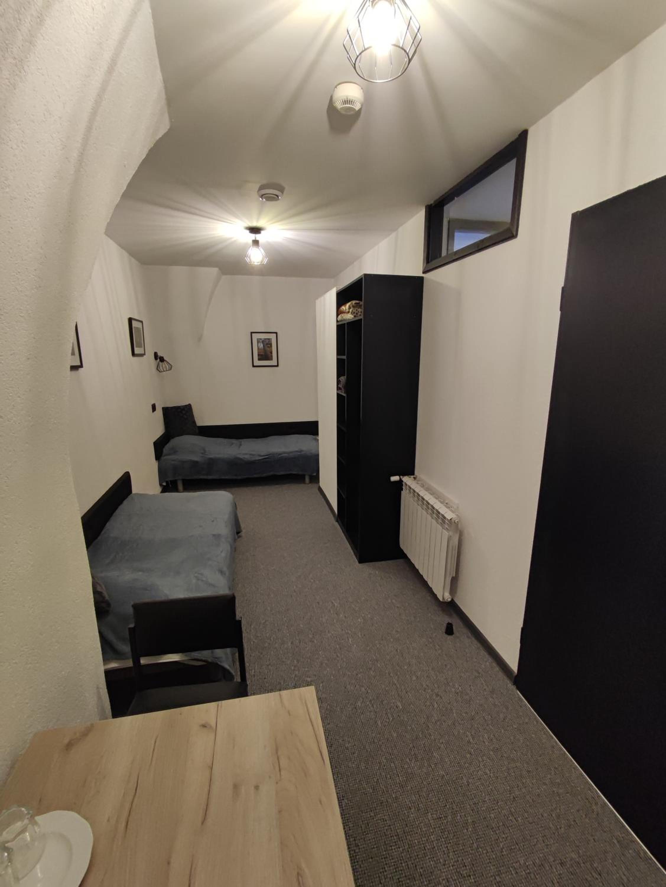 Economy Twin Room - Photo 1