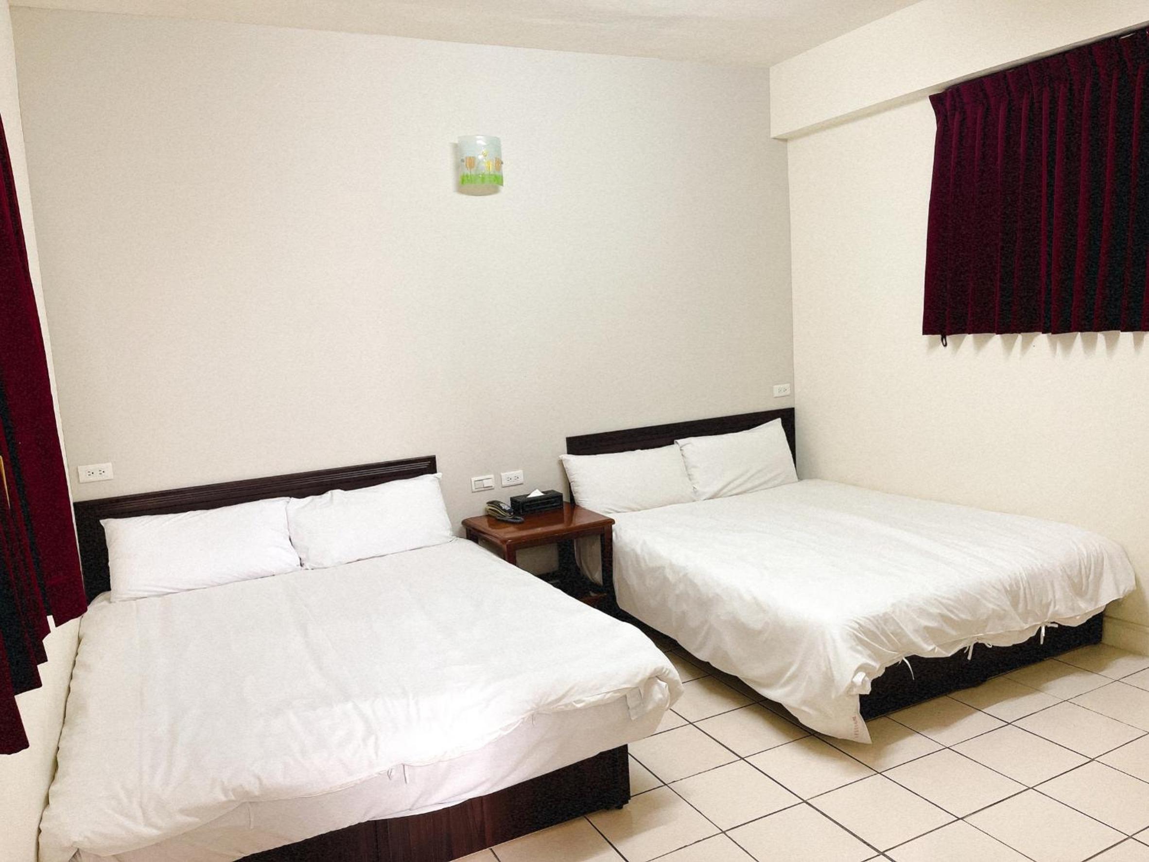 Classic Quadruple Room photo 2