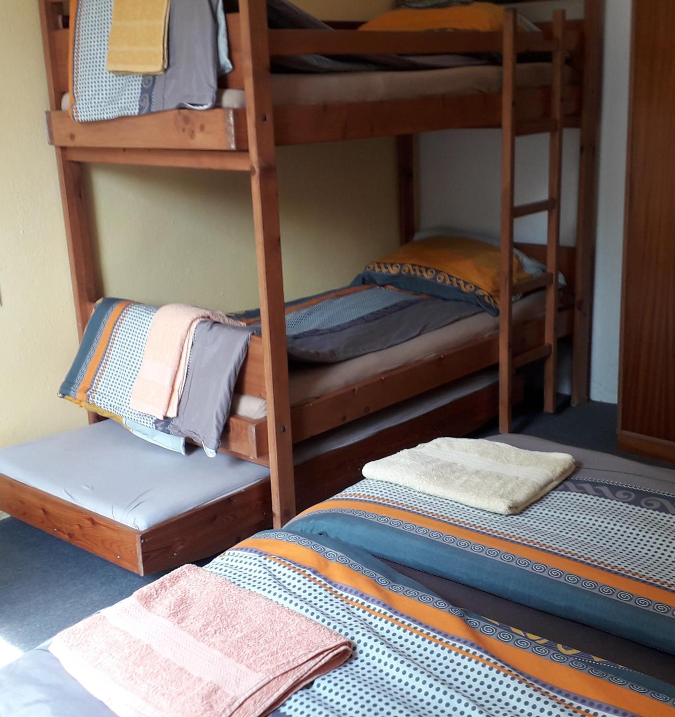 Double Room with Private Bathroom - Photo 2