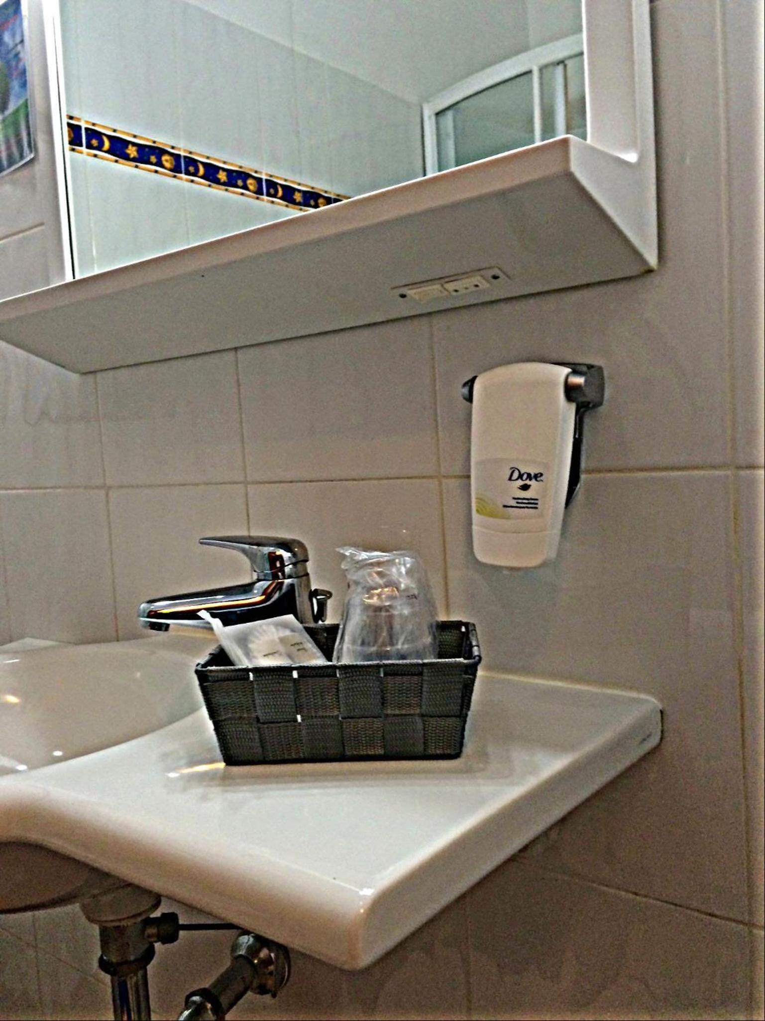 Double Room - Photo 5