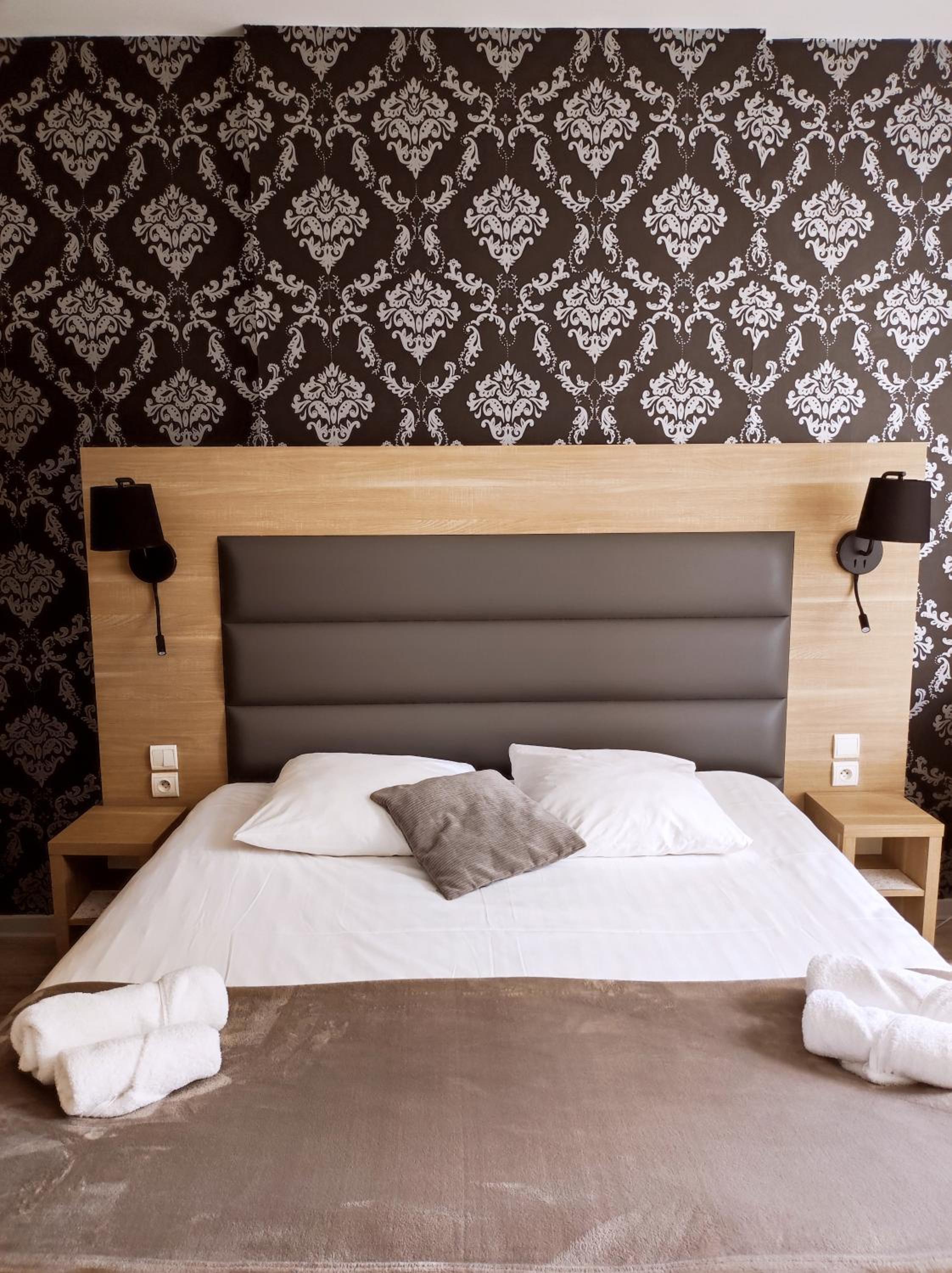 Deluxe Double or Twin Room - Photo 1