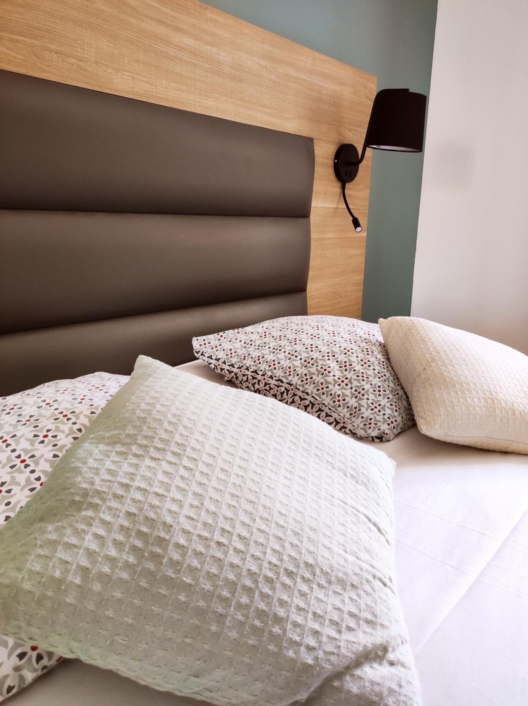Double or Twin Room - Photo 2