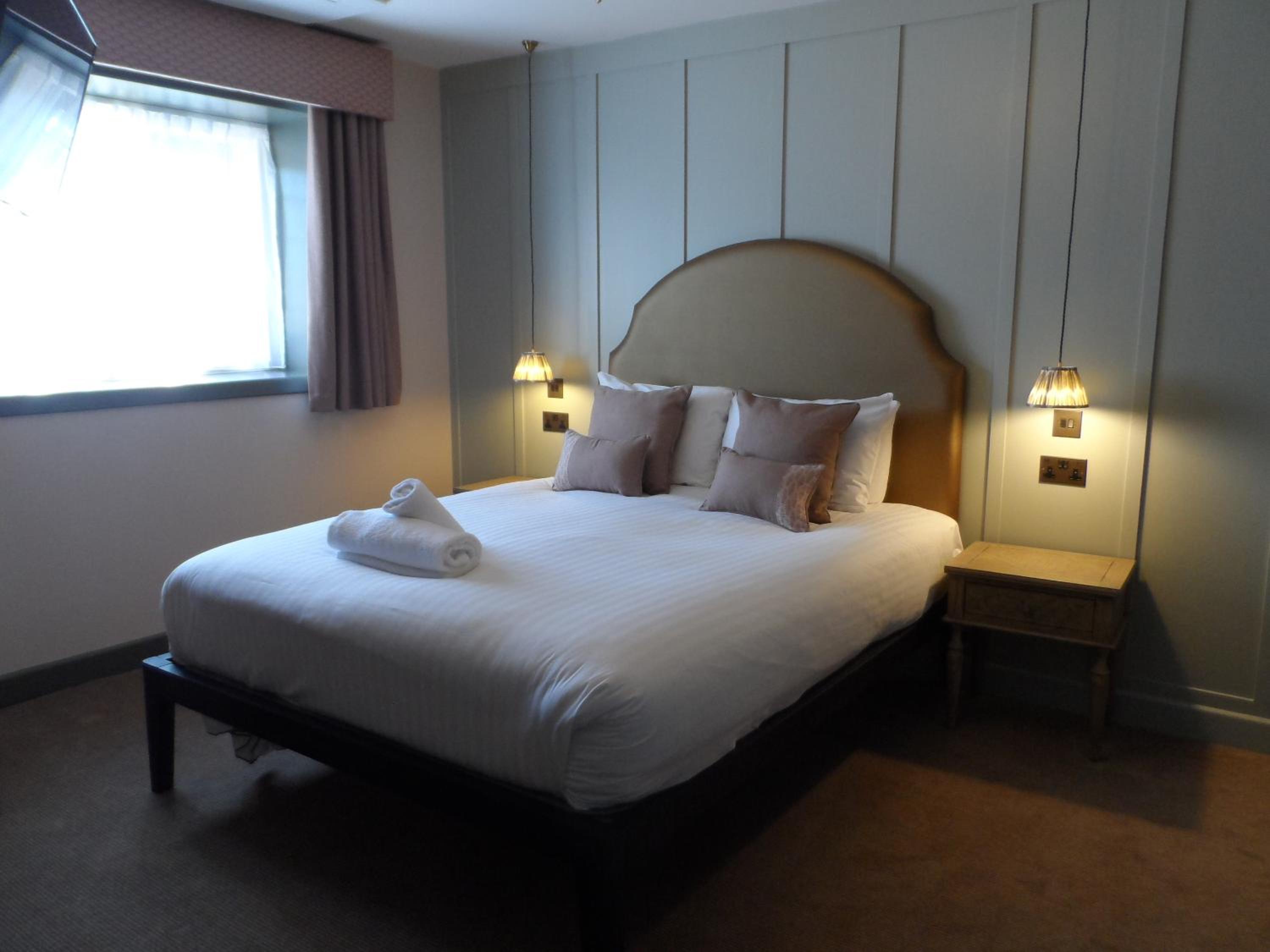 Deluxe Double Room - Photo 8