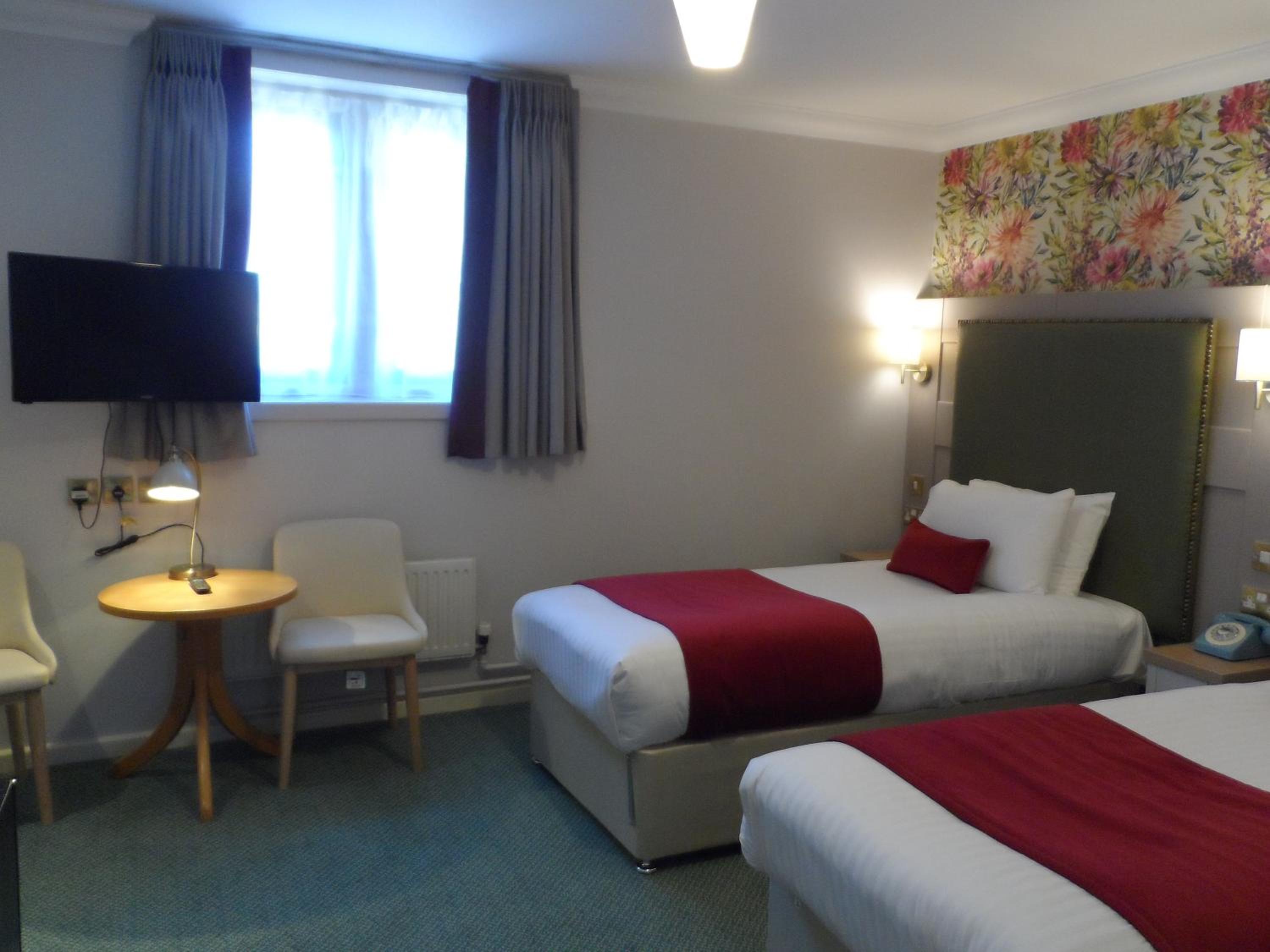 Standard Twin Room - Photo 2