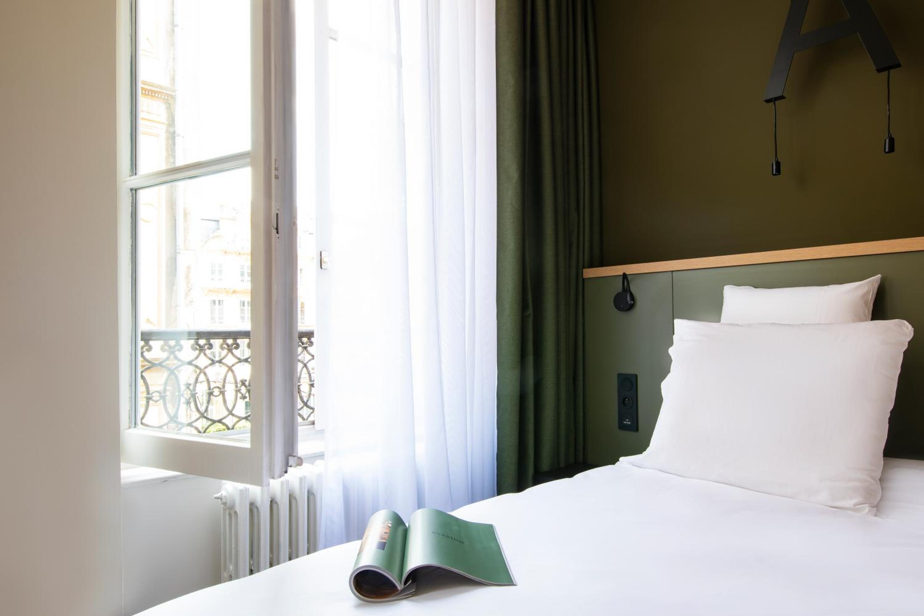 Classic Twin Room - Photo 3