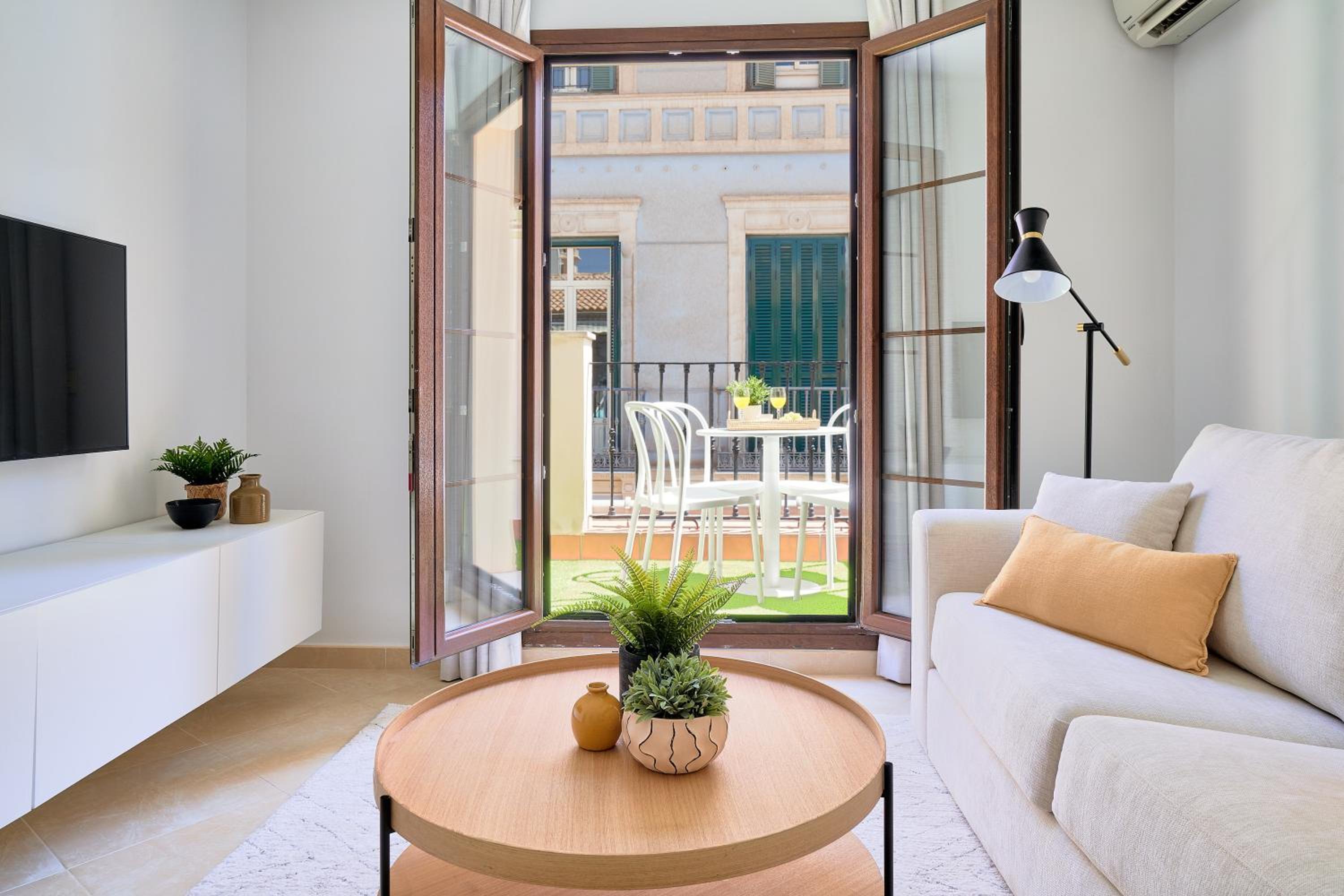 Apartamento de Dos Habitaciones con Terraza
