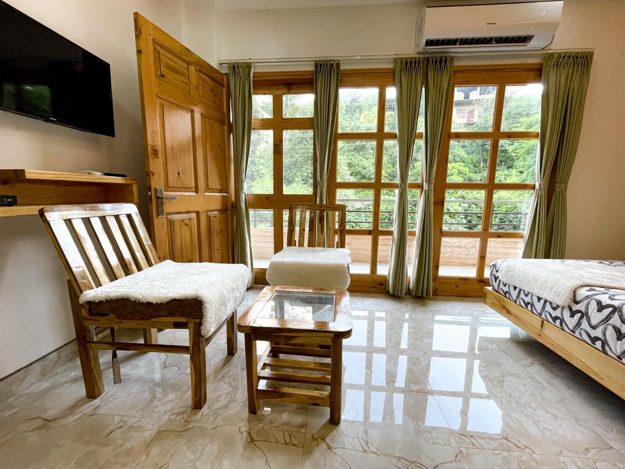 Family Room with Mountain View - Photo 21