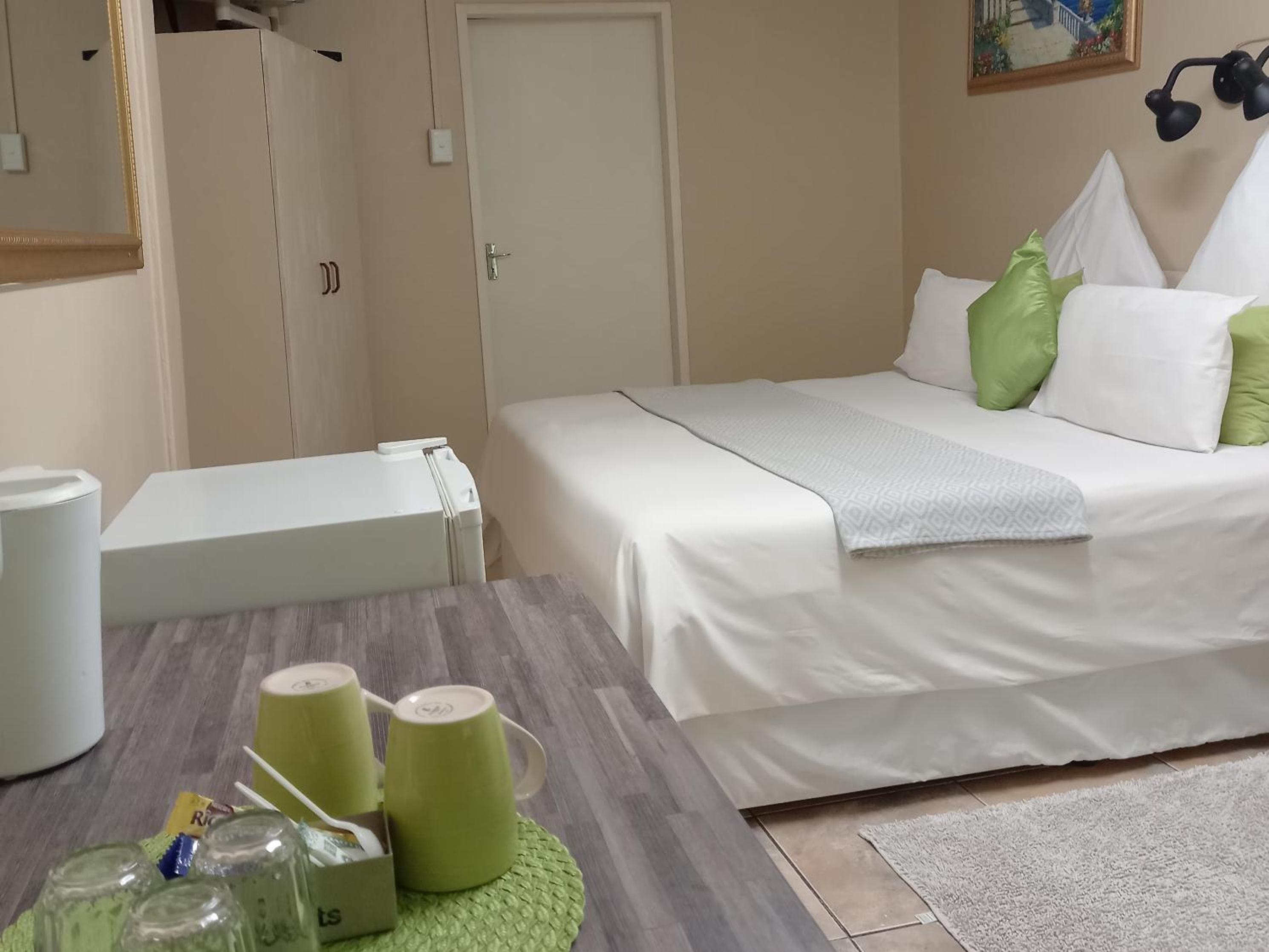 Family Room with Private Bathroom - Photo 1