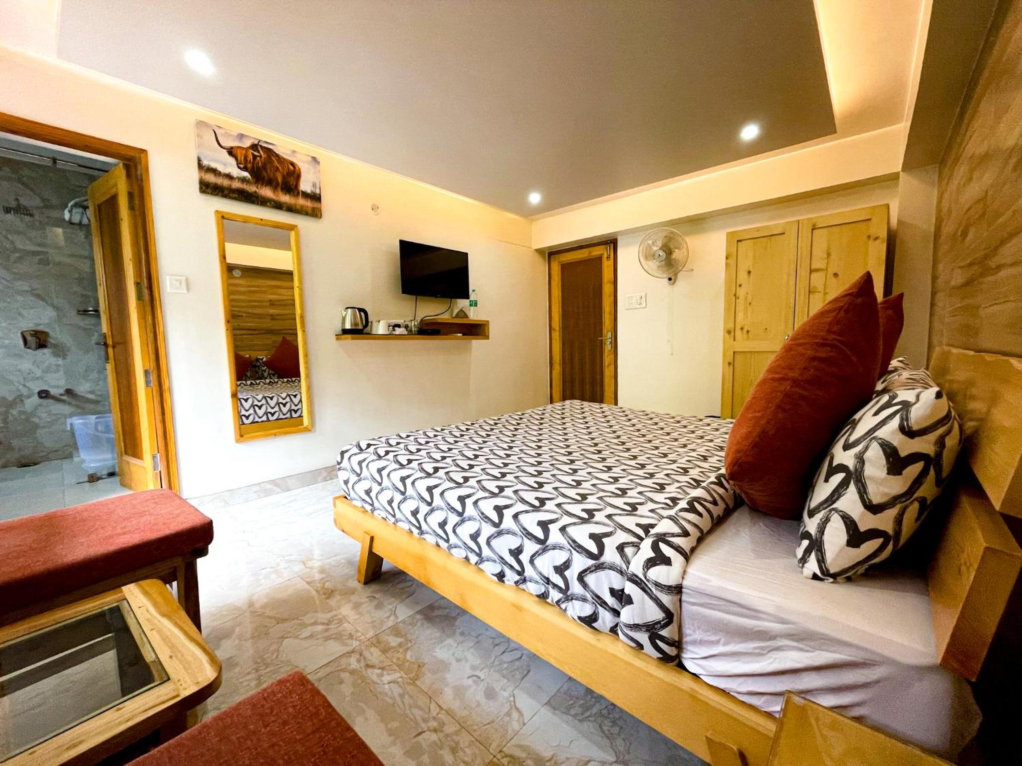 Deluxe Family Suite - Photo 7