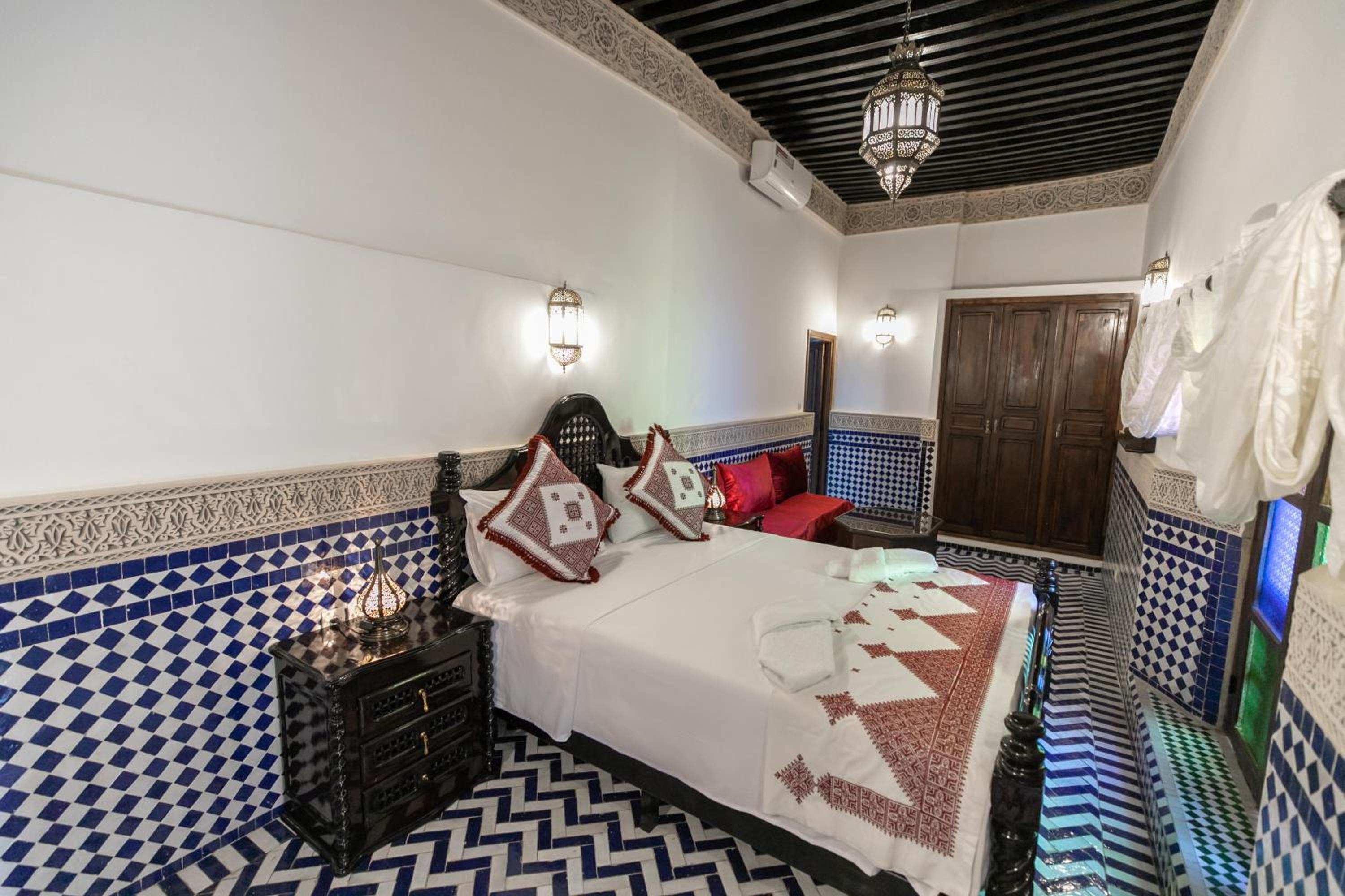Deluxe Double Room with Bath photo 1