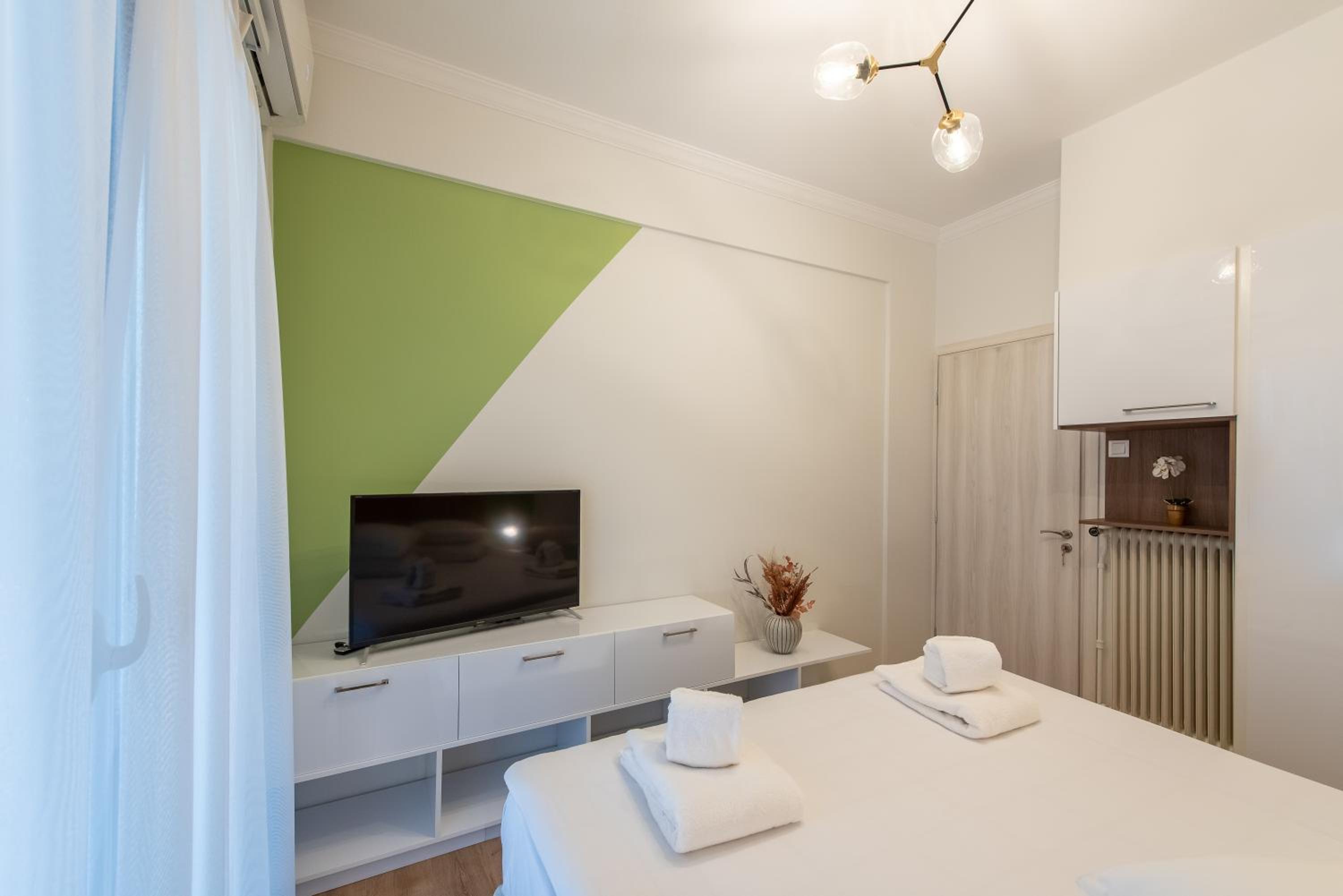 One-Bedroom Apartment photo 3
