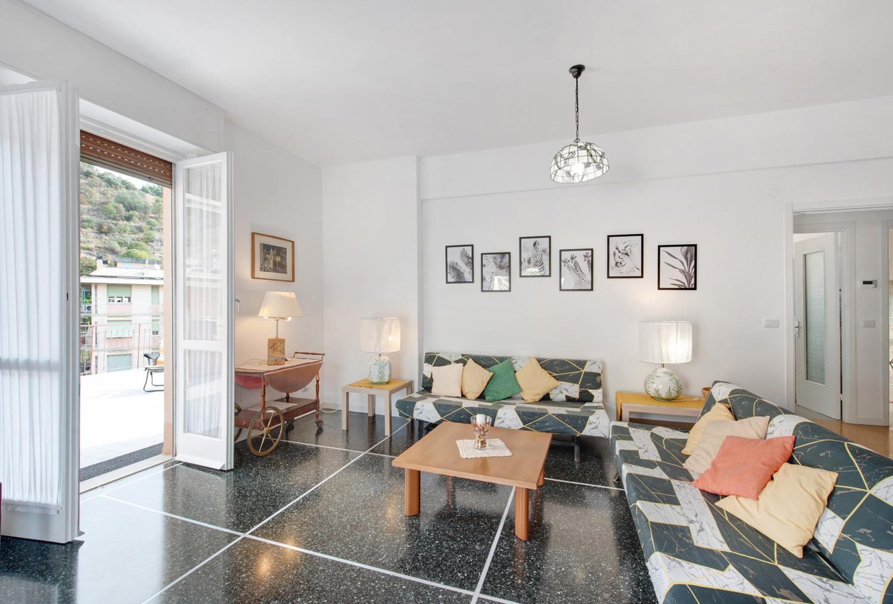 Three-Bedroom Premium Apartment with Balcony photo 1