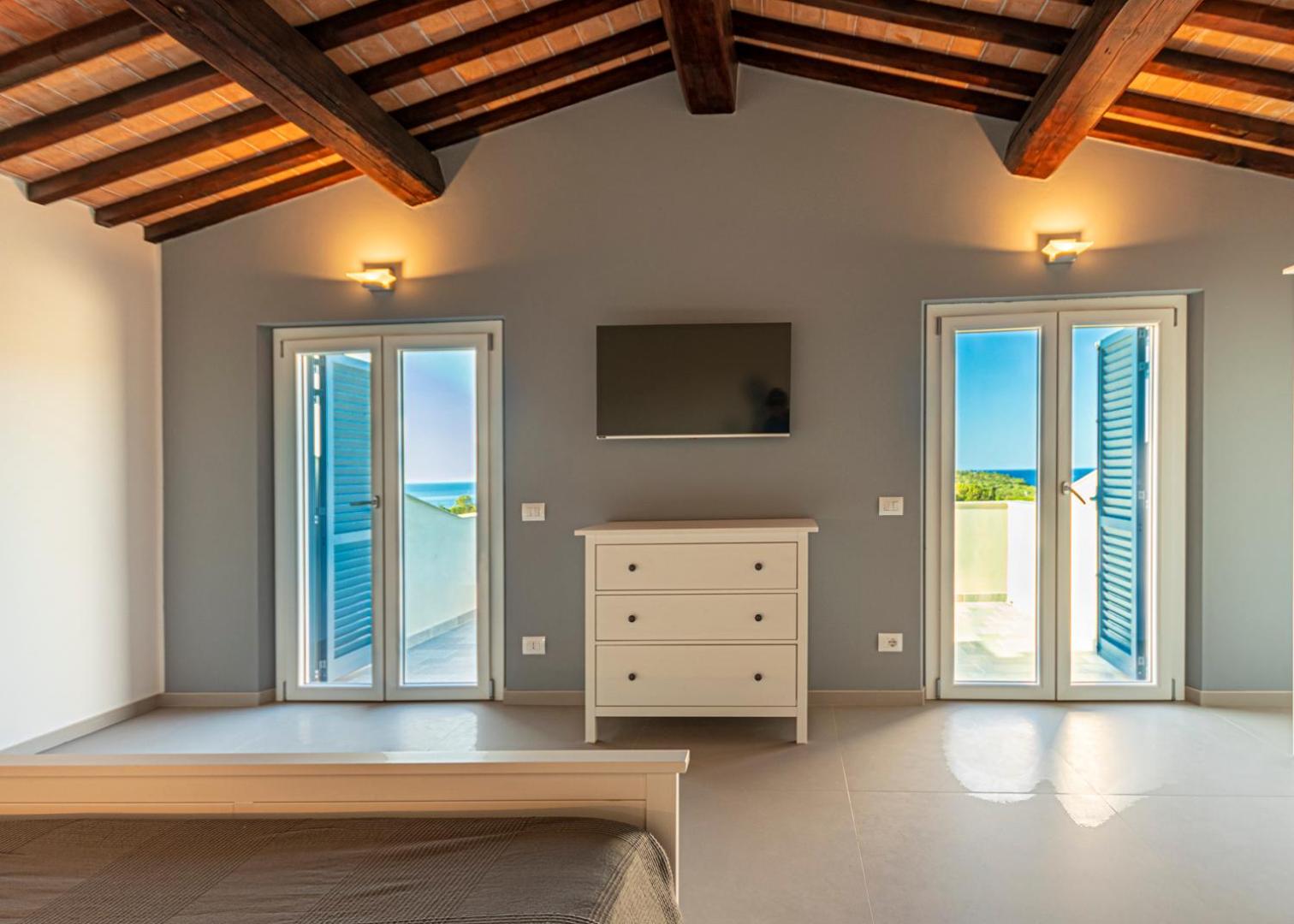 Superior Triple Room with Sea View photo 1