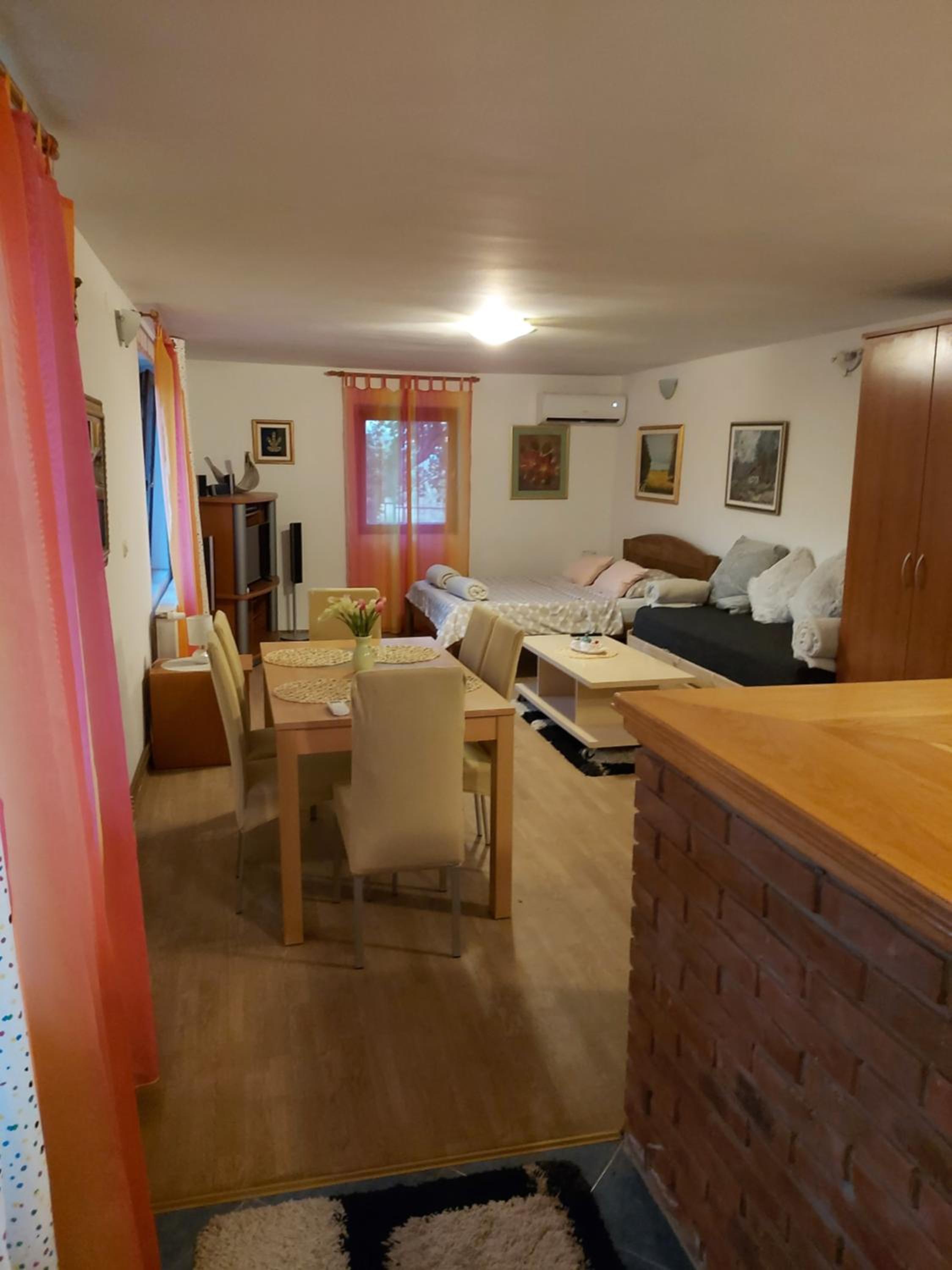 Apartment photo 1