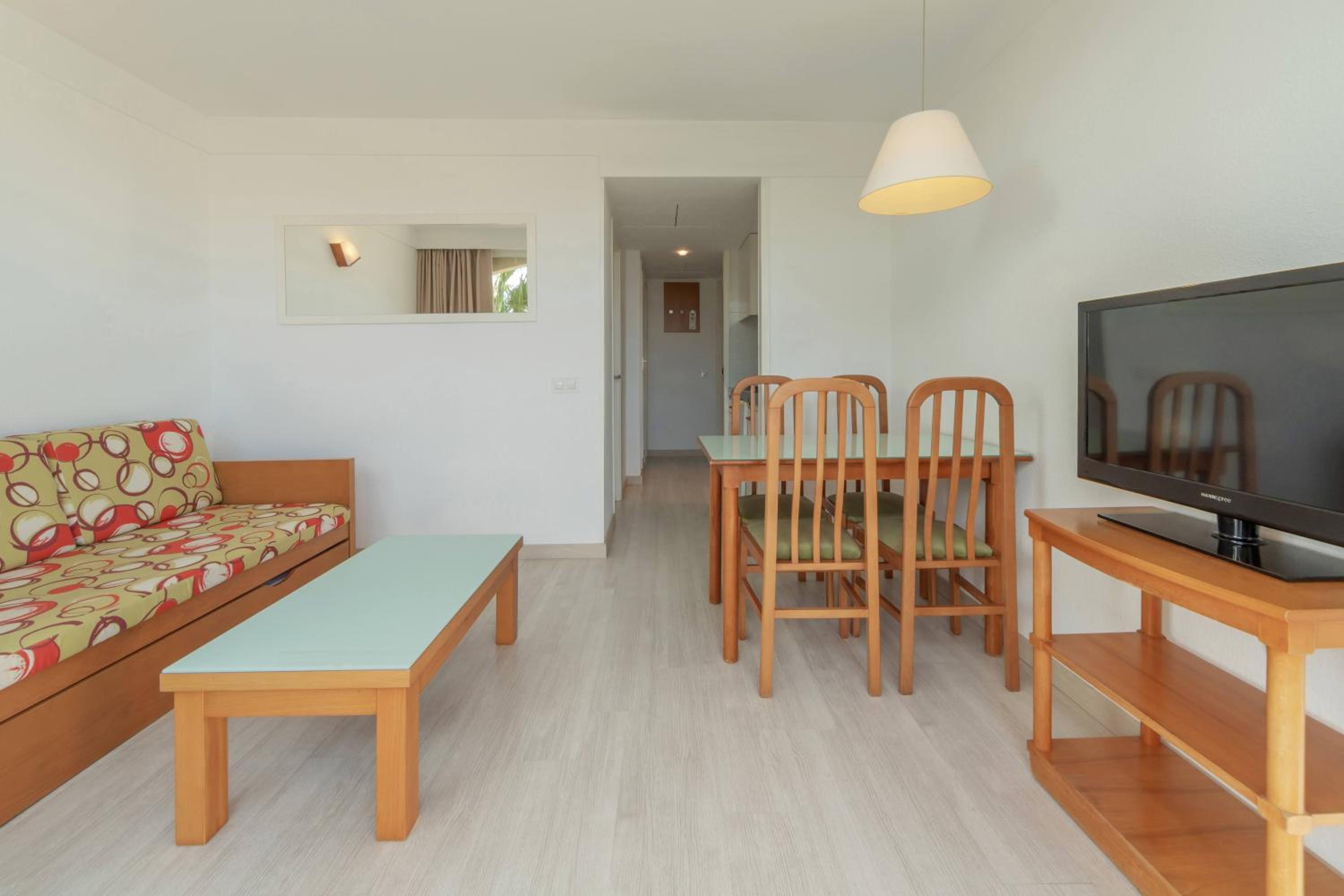One-Bedroom Apartment (2 Adults) - Photo 3