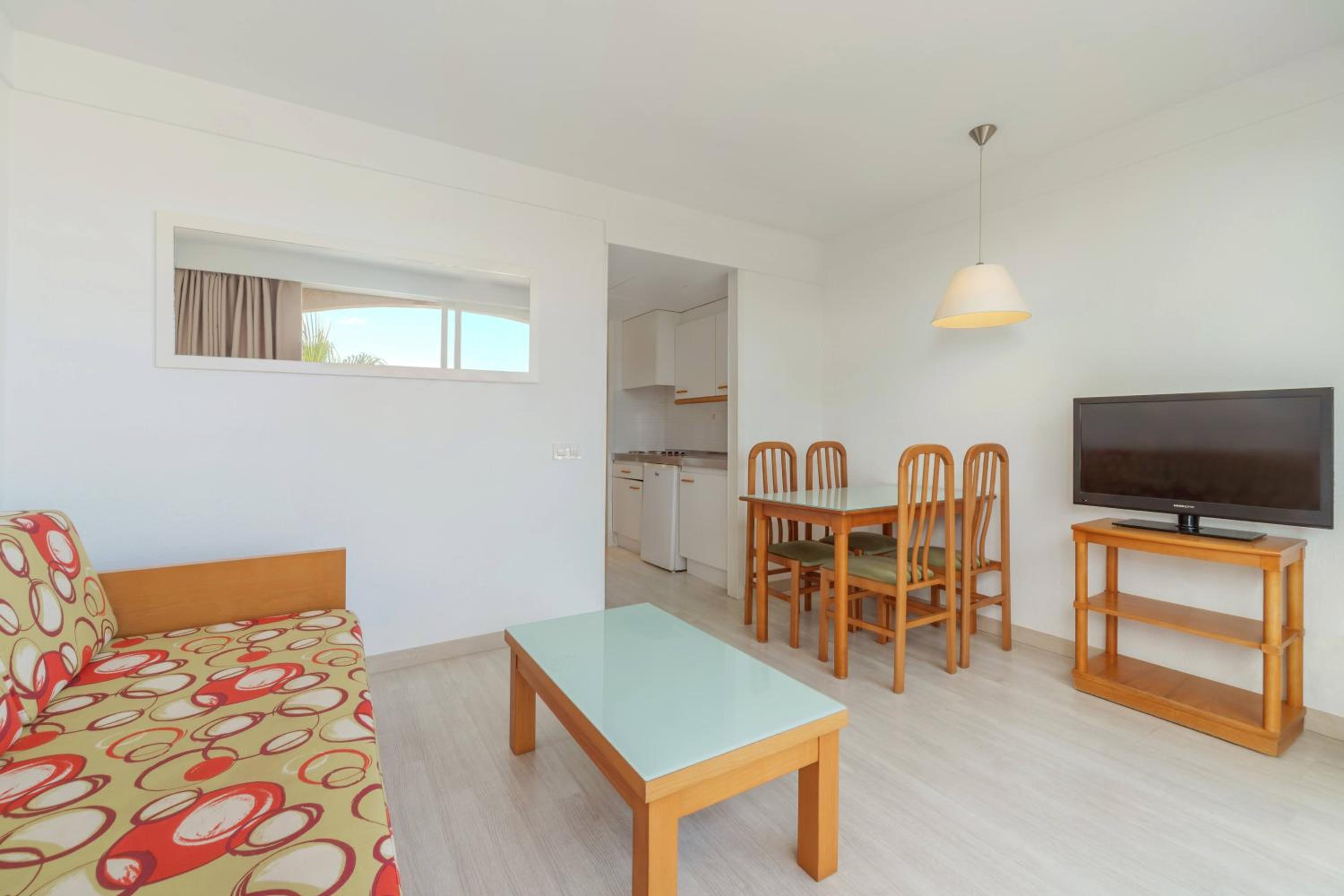 One-Bedroom Apartment (2 Adults) - Photo 5