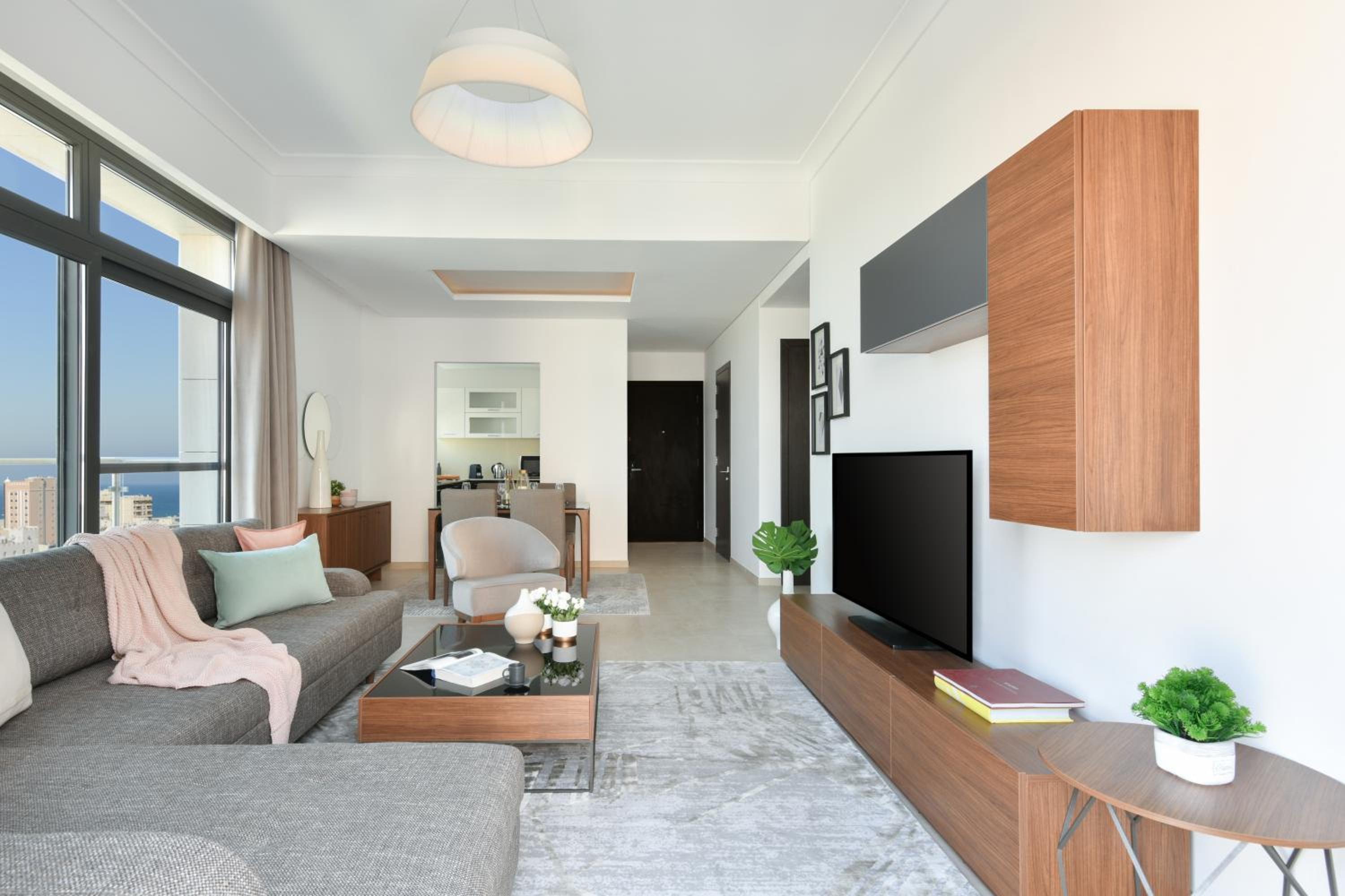 One-Bedroom Apartment - Photo 3