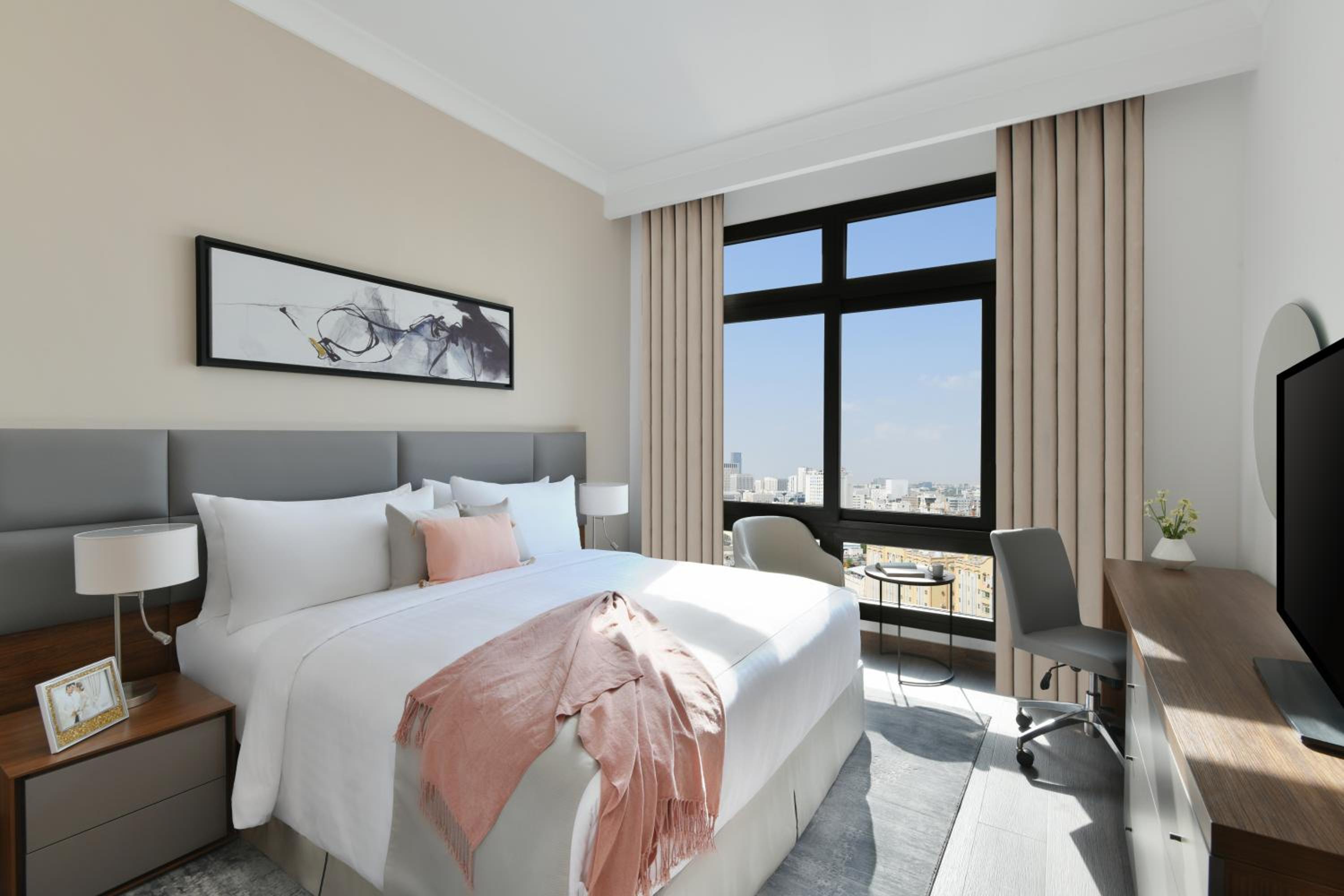 One-Bedroom Apartment - Photo 6