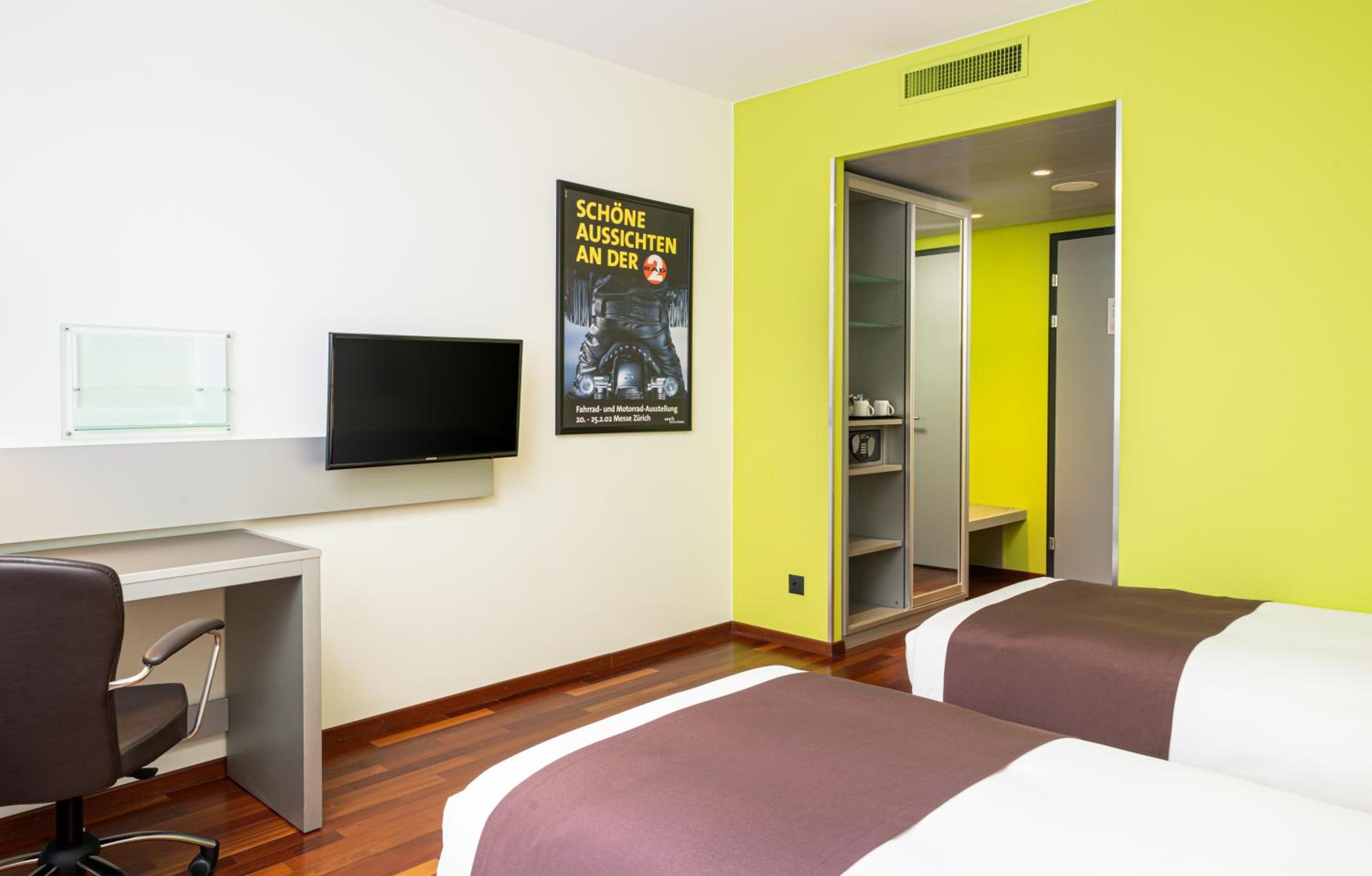Standard Twin Room - Photo 2