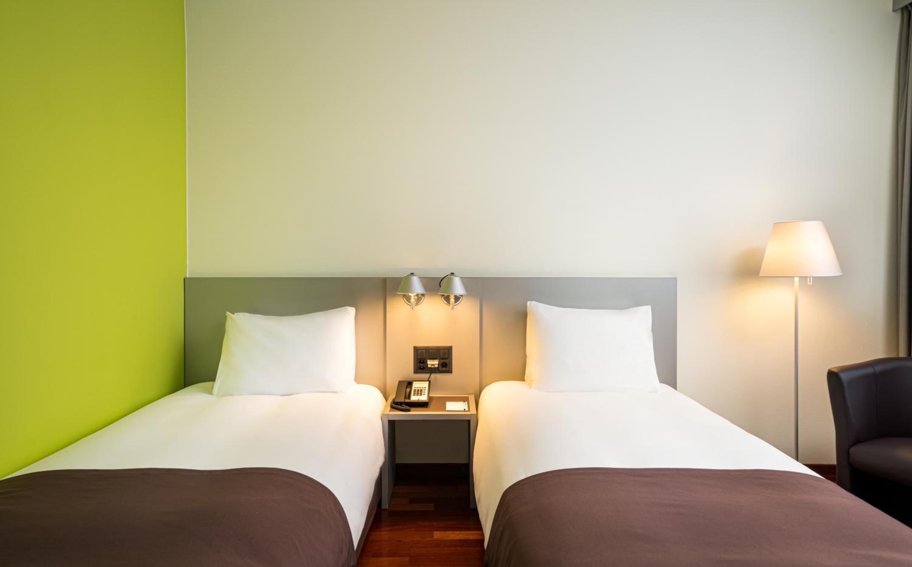 Standard Twin Room - Photo 1