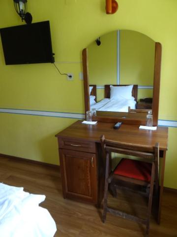 Large Twin Room photo 3