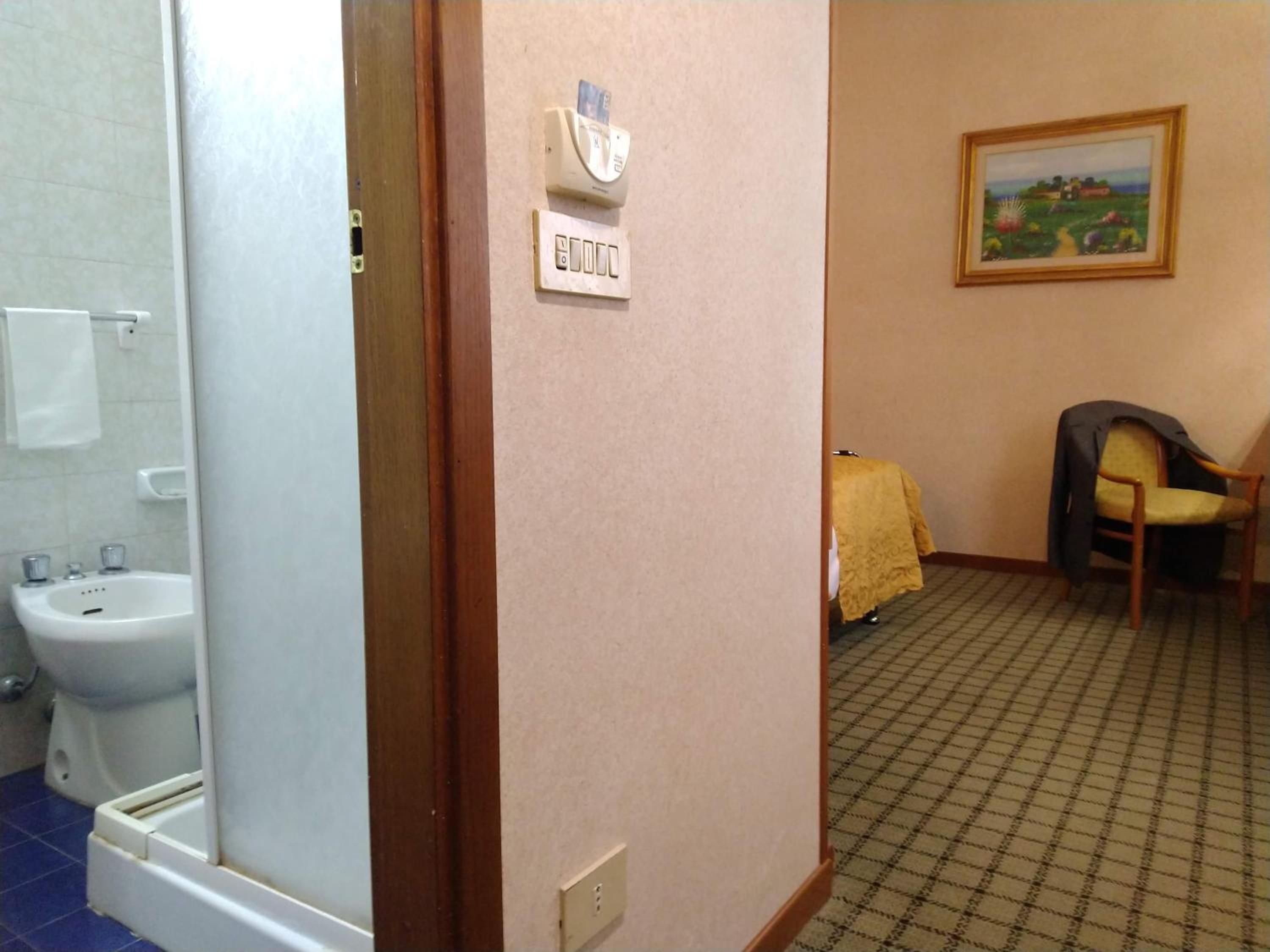 Single Room photo 2