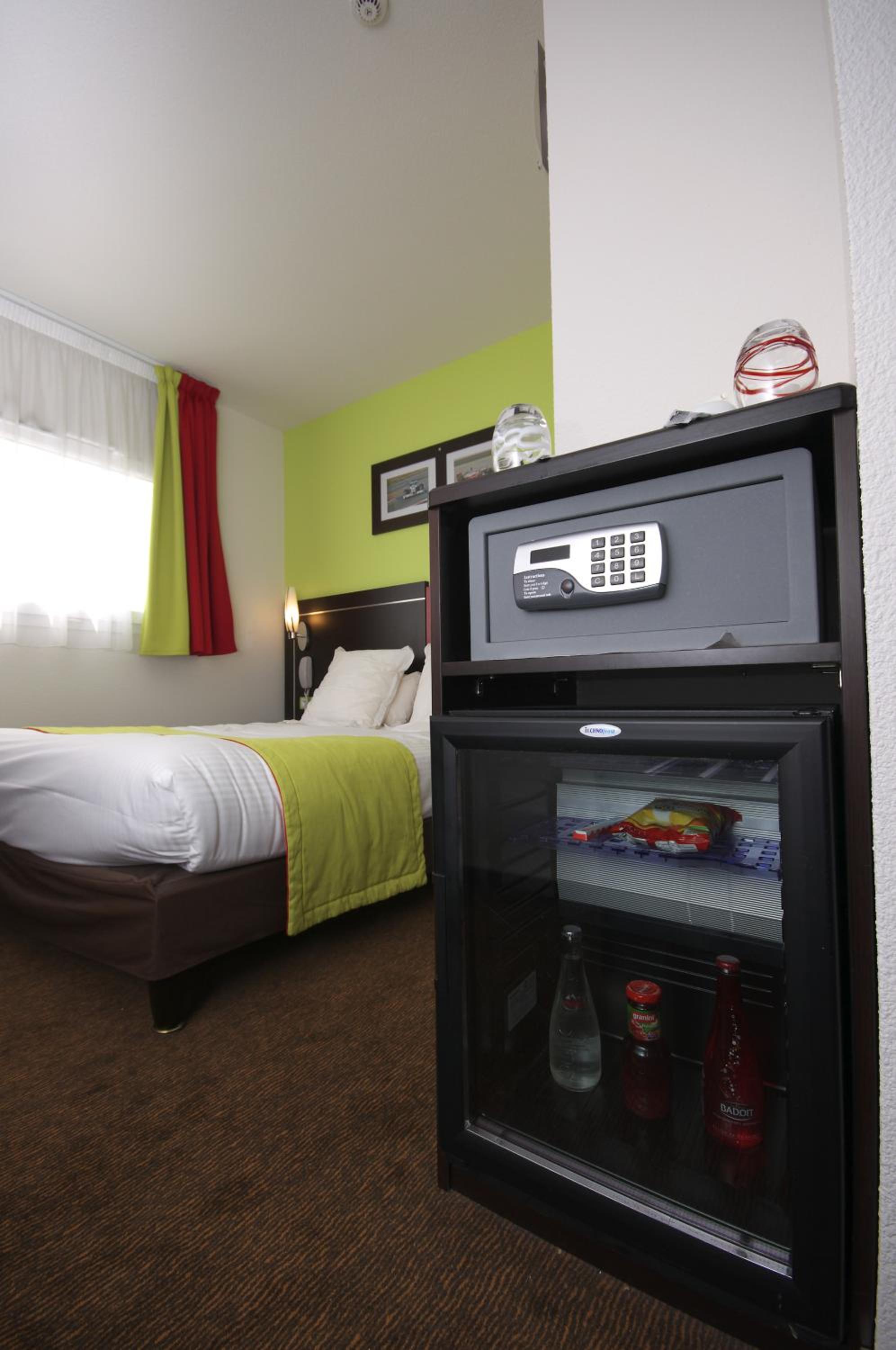 Twin Room - Photo 2