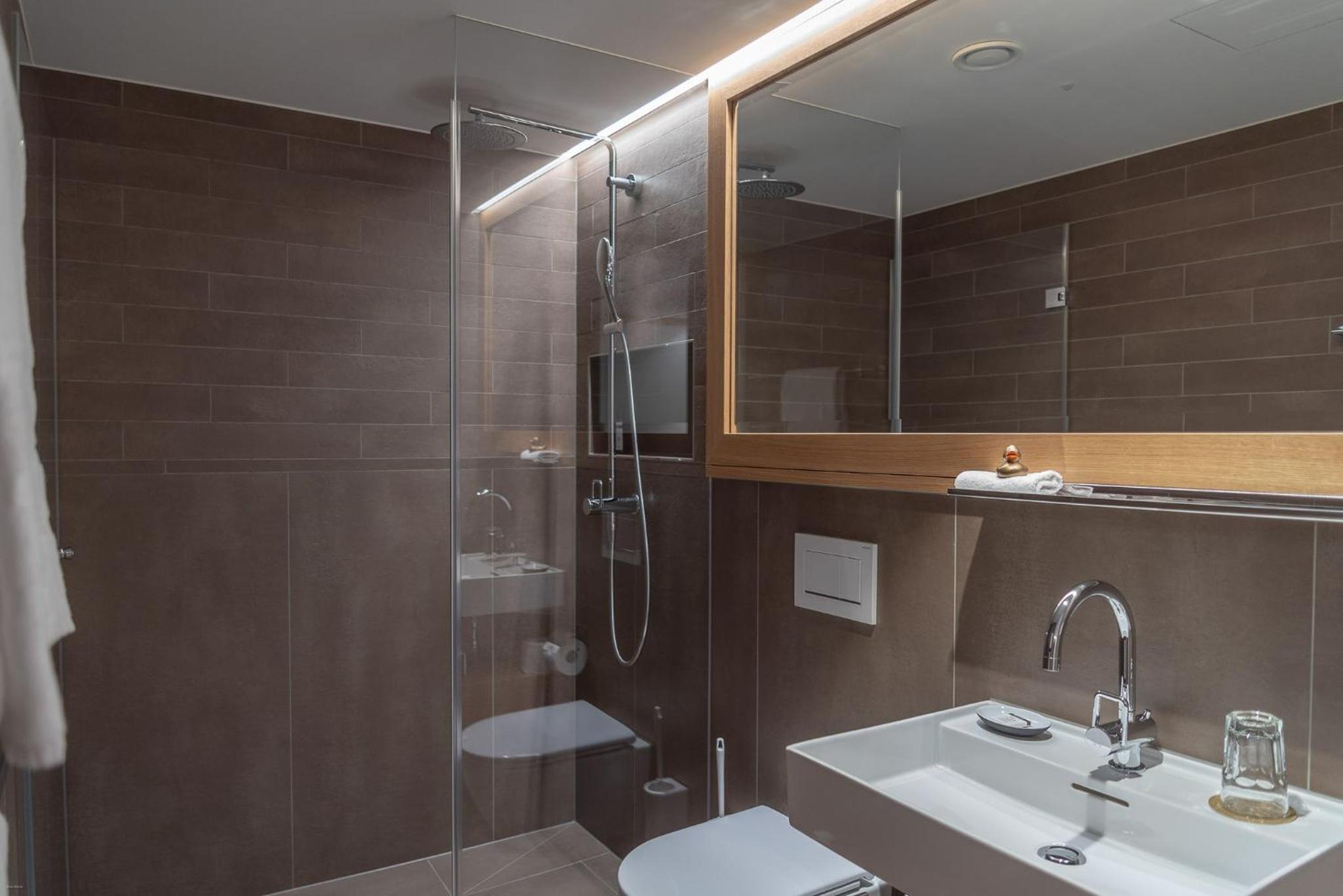 Double or Twin Room - Photo 8